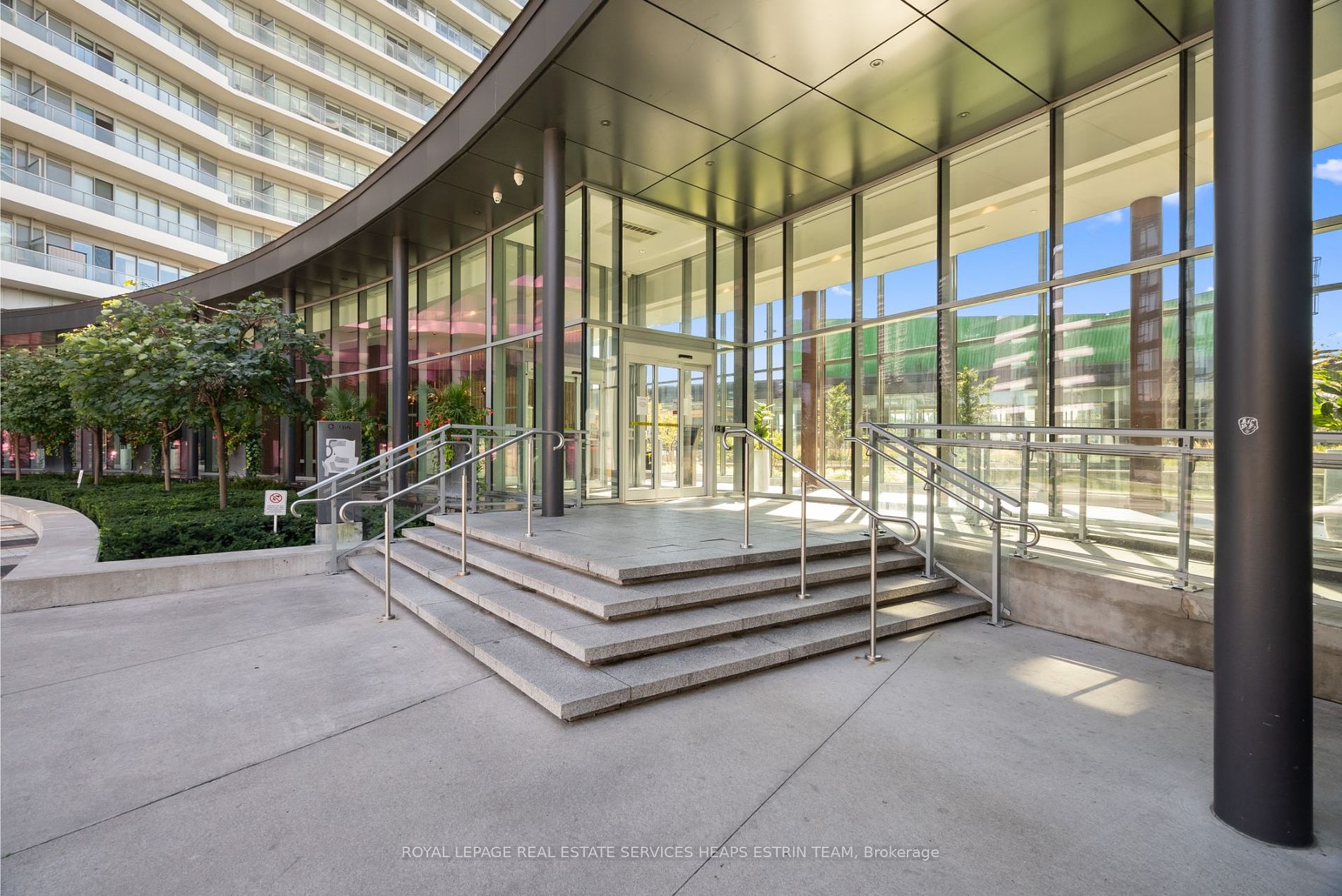115 Mcmahon Drive, #2711