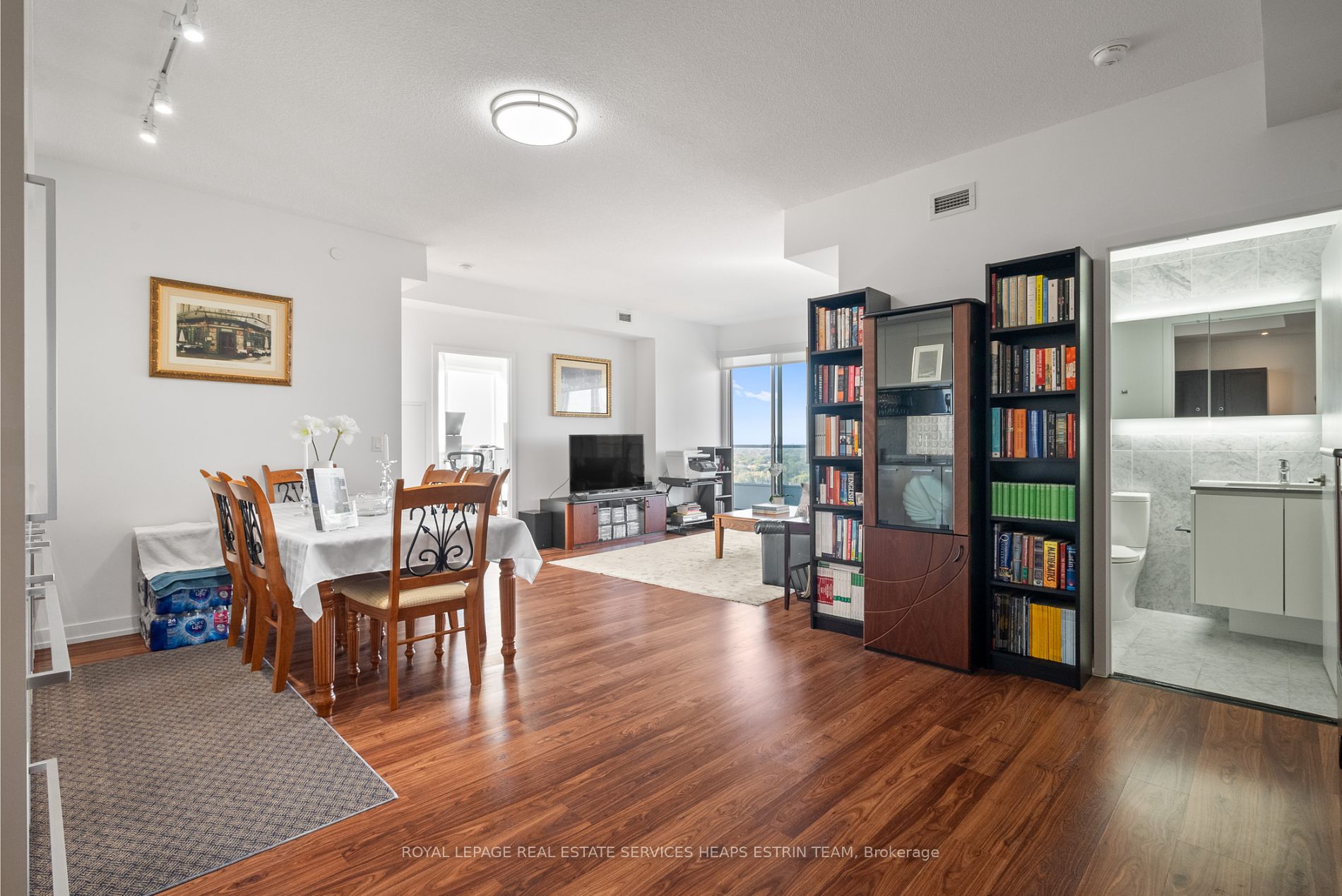 115 Mcmahon Drive, #2711