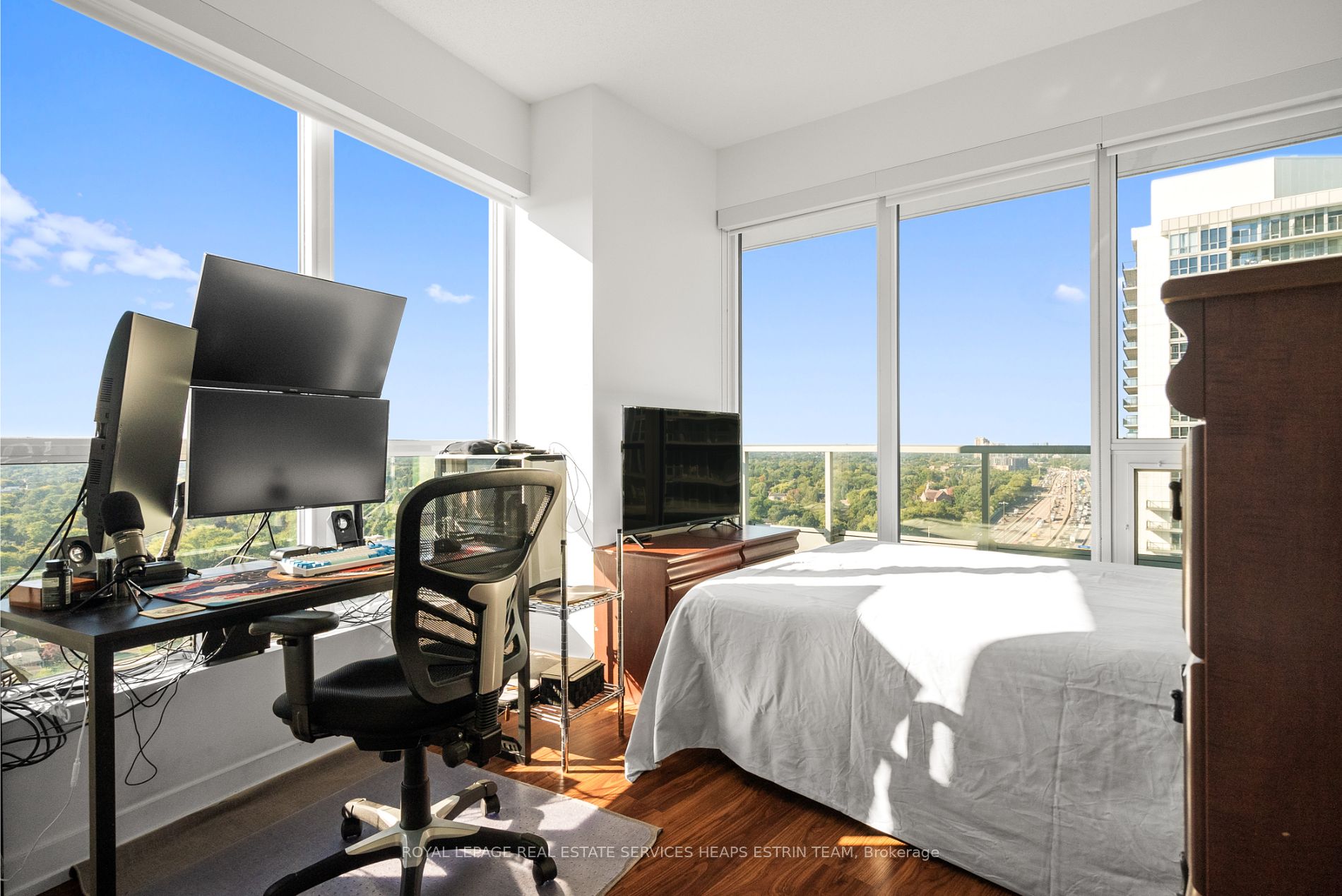 115 Mcmahon Drive, #2711