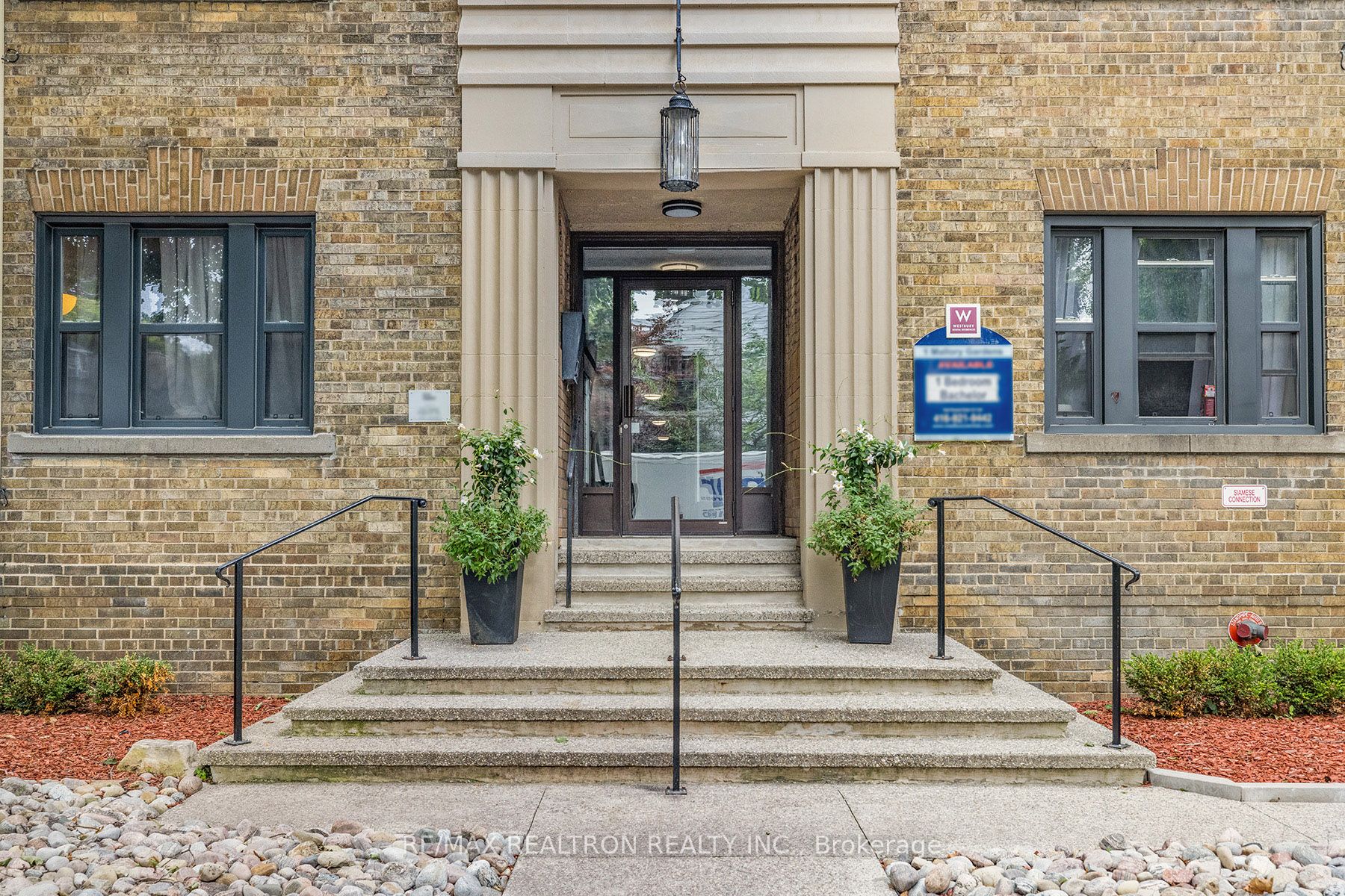 1 Mallory Gardens #4