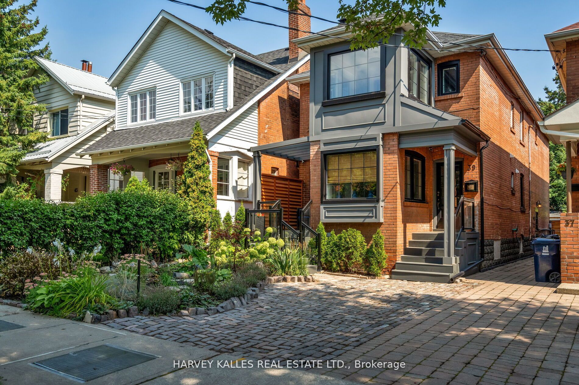 39 Standish Avenue