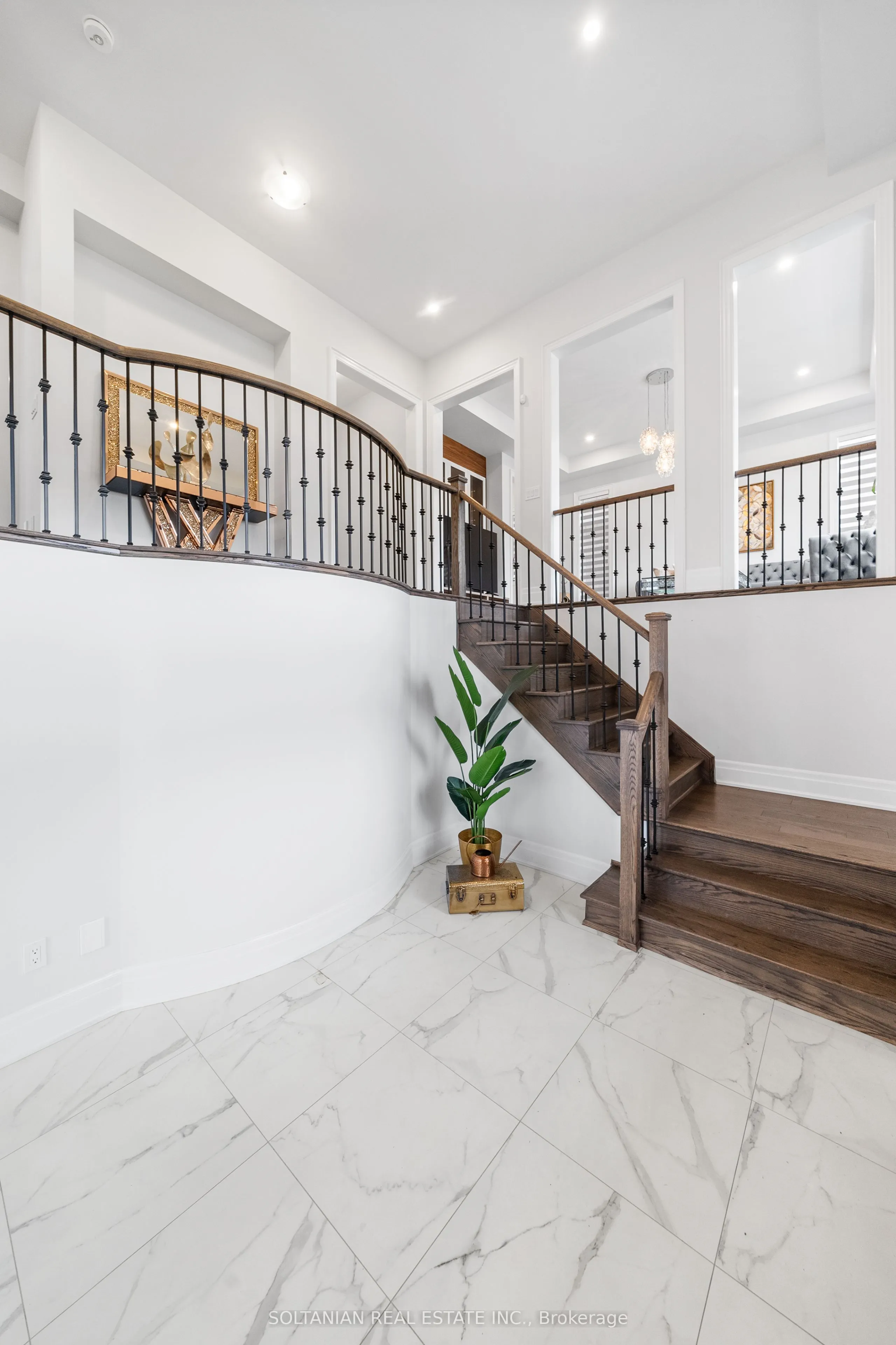 168 Cummer Avenue