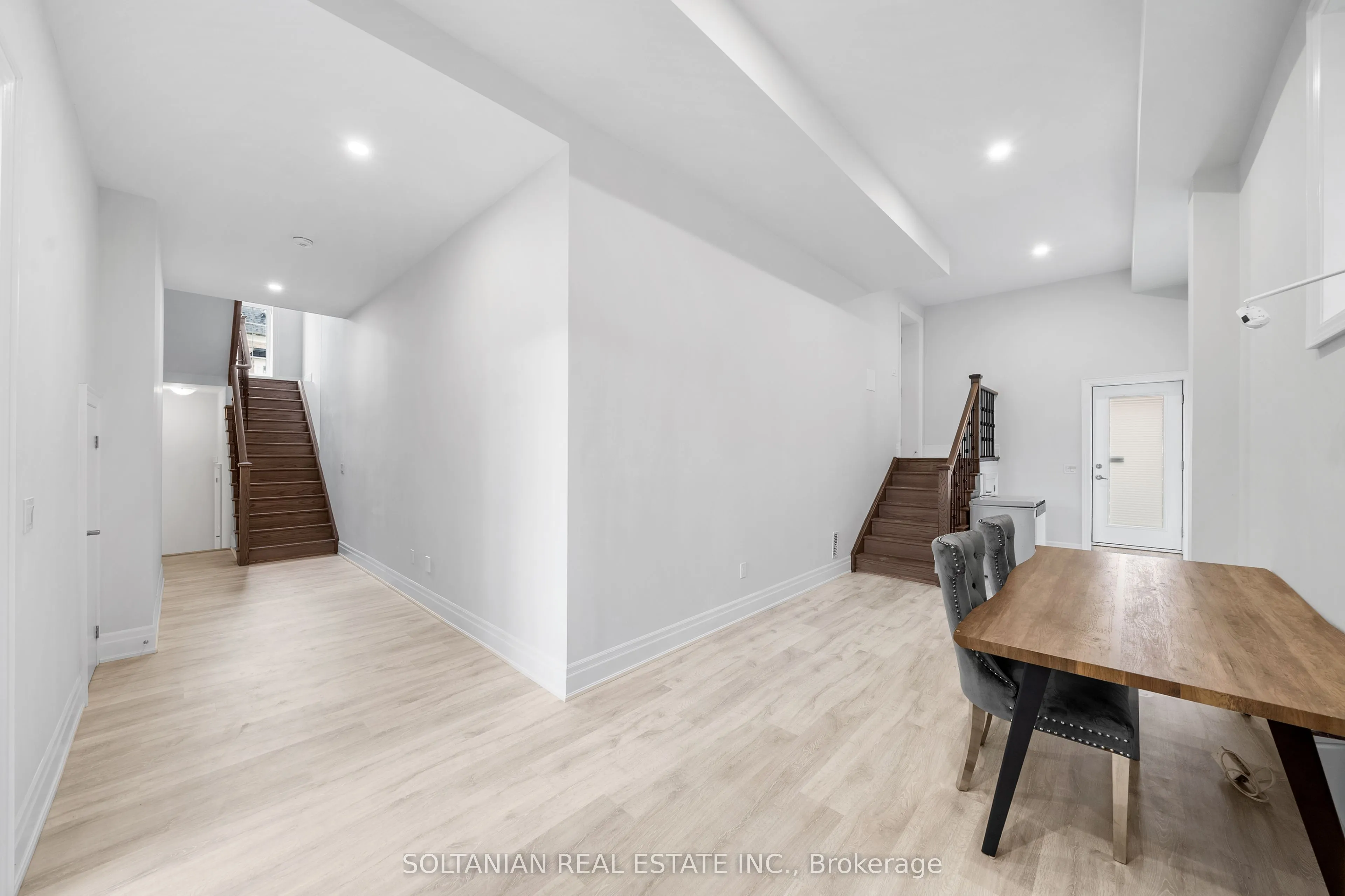 168 Cummer Avenue