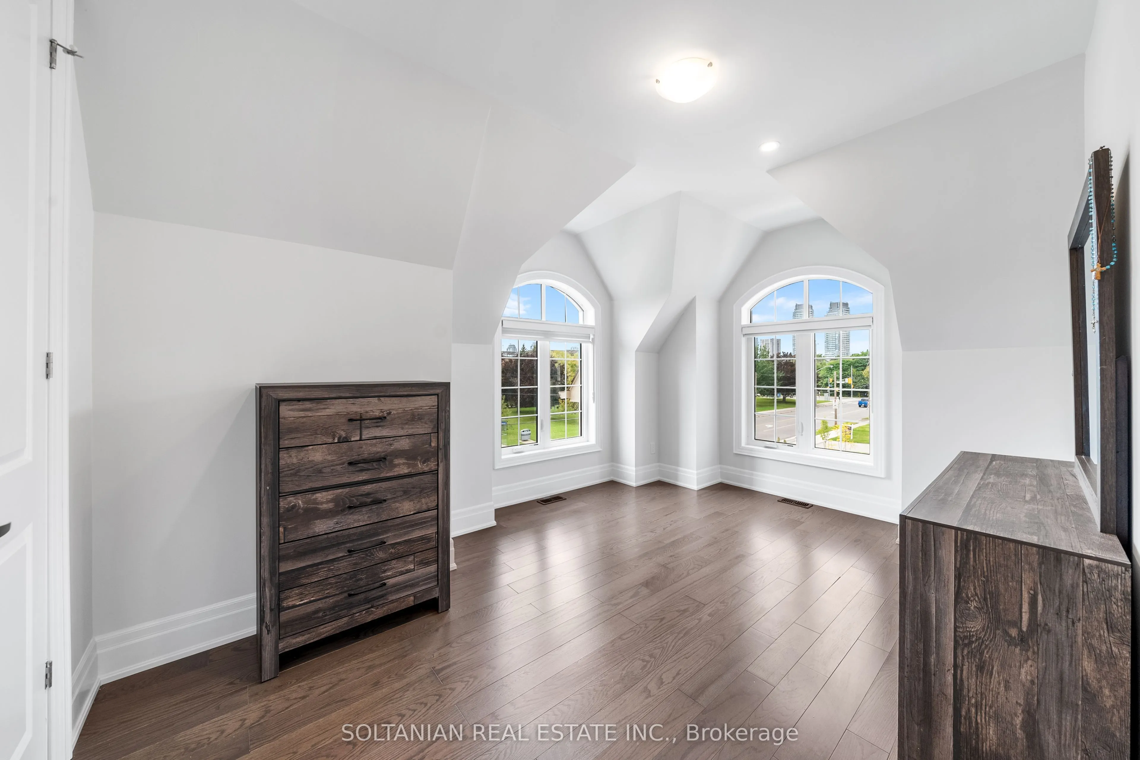 168 Cummer Avenue