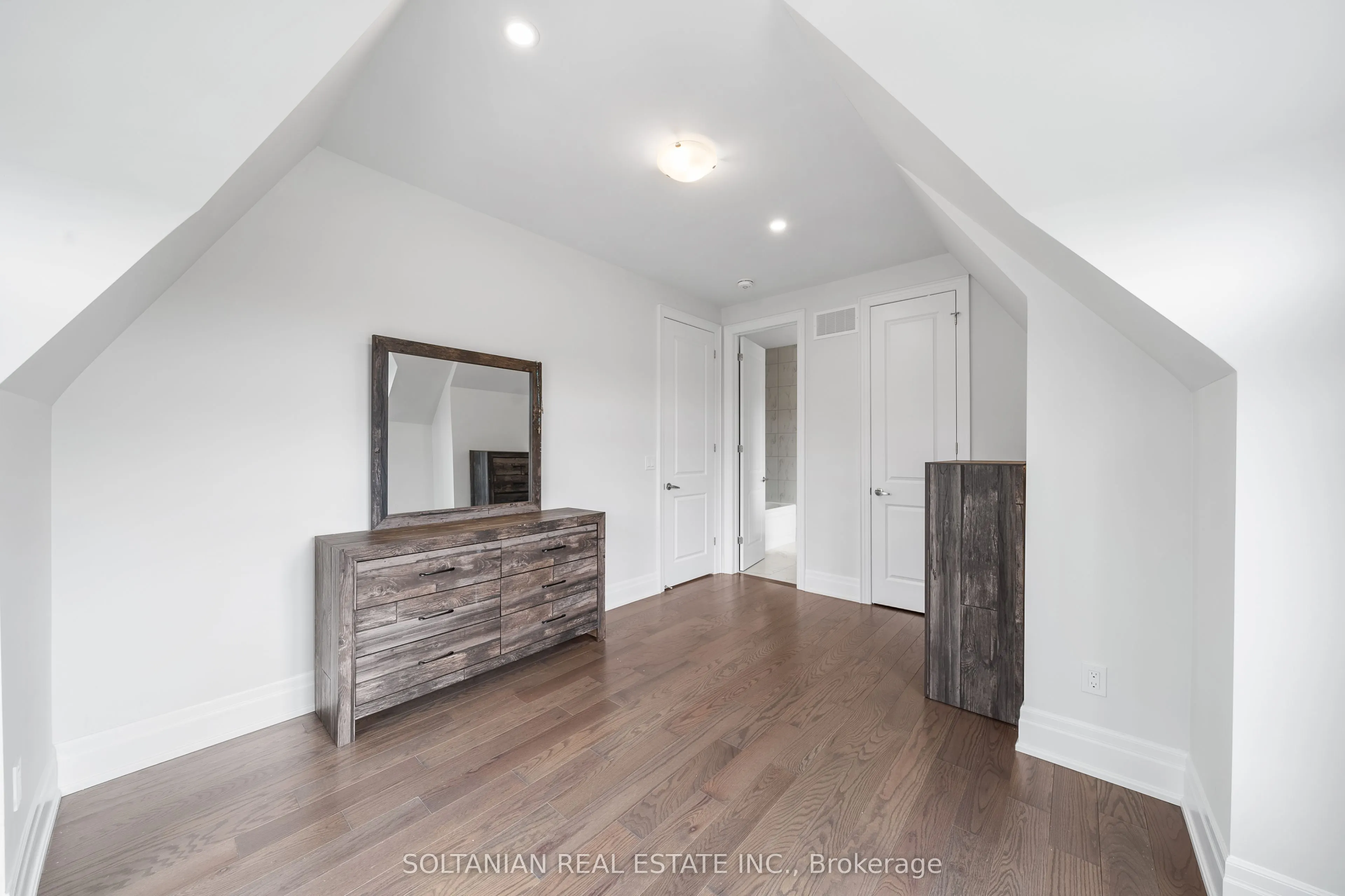 168 Cummer Avenue