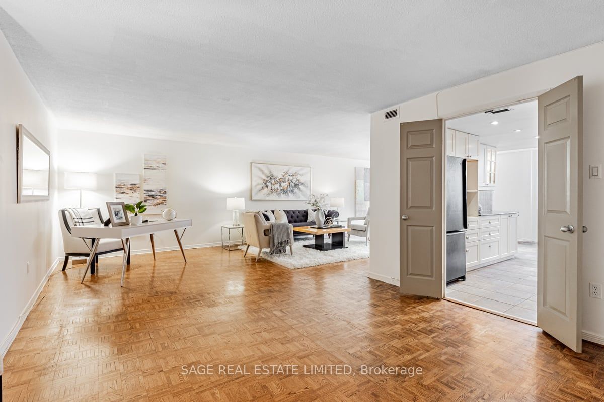 360 Bloor Street E #1007
