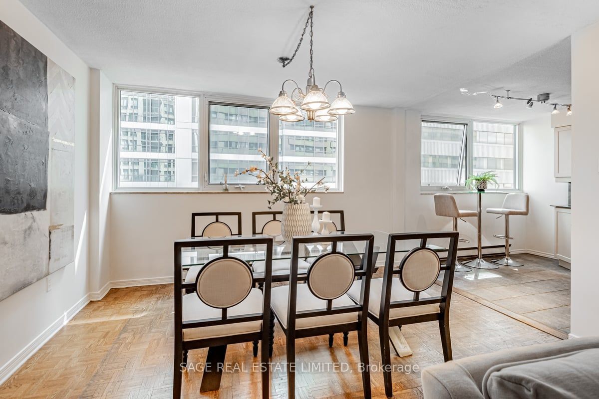 360 Bloor Street E #1007