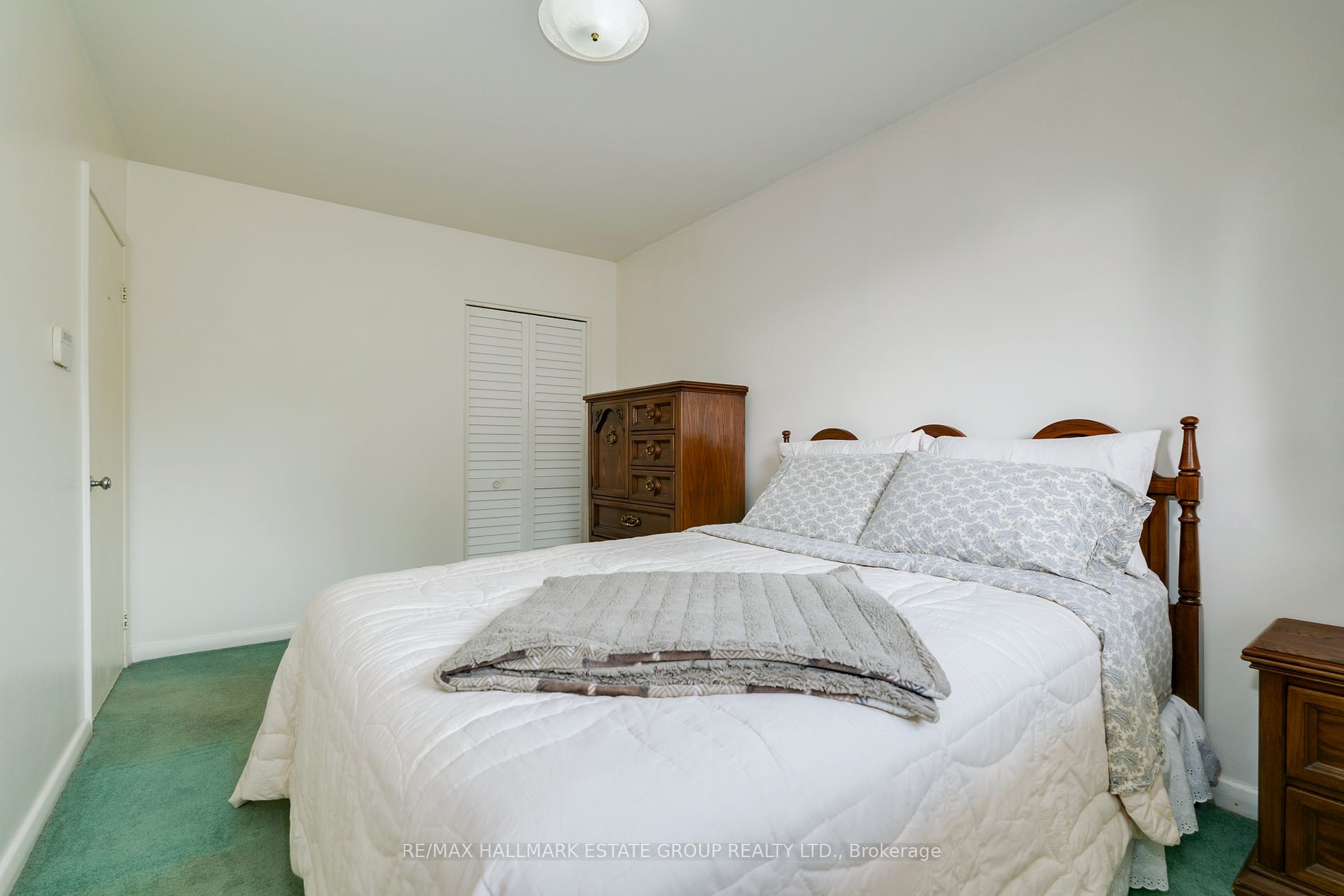 215 Sloane Avenue
