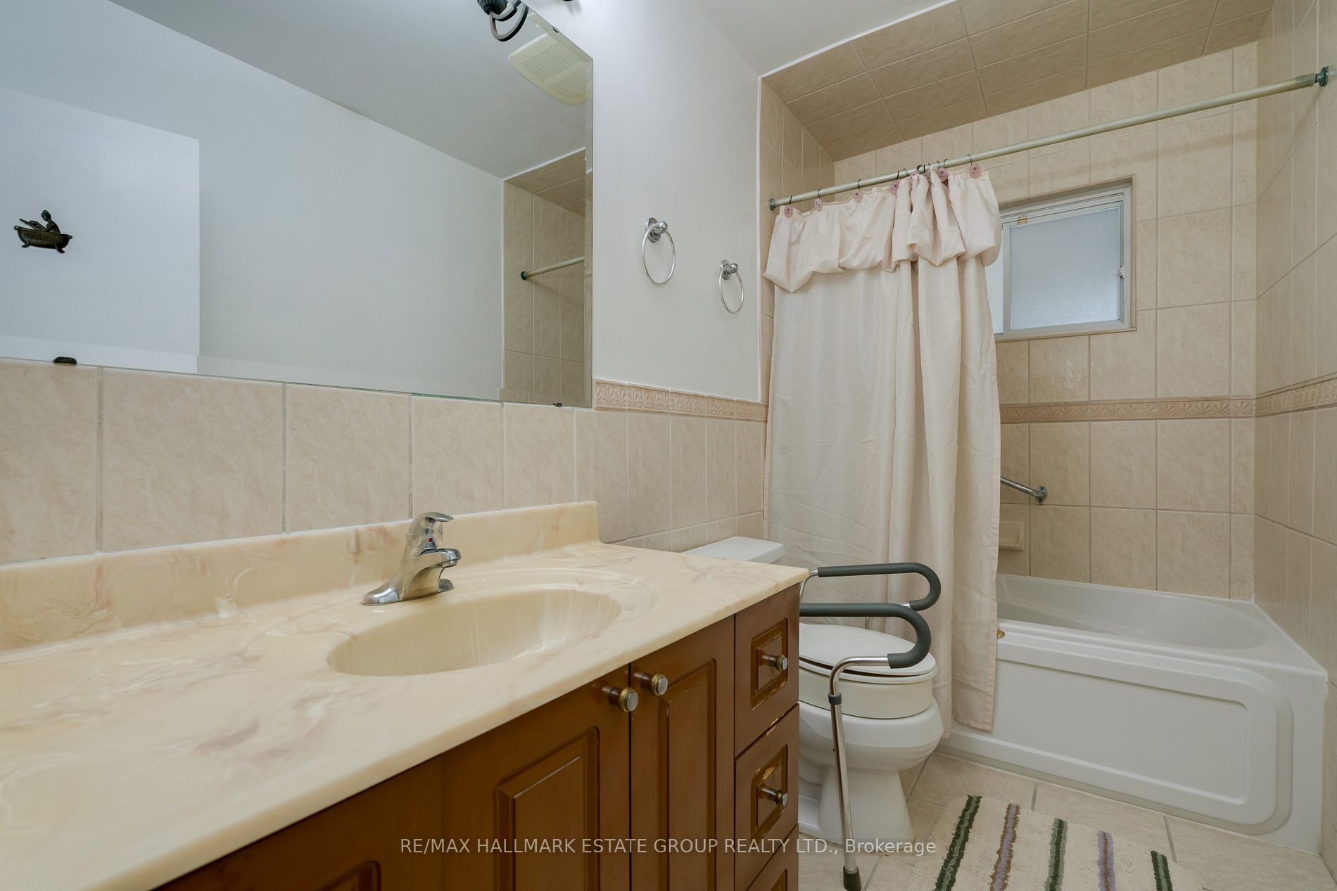 215 Sloane Avenue
