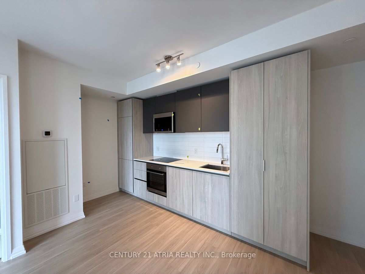 8 Widmer Street #LPH01