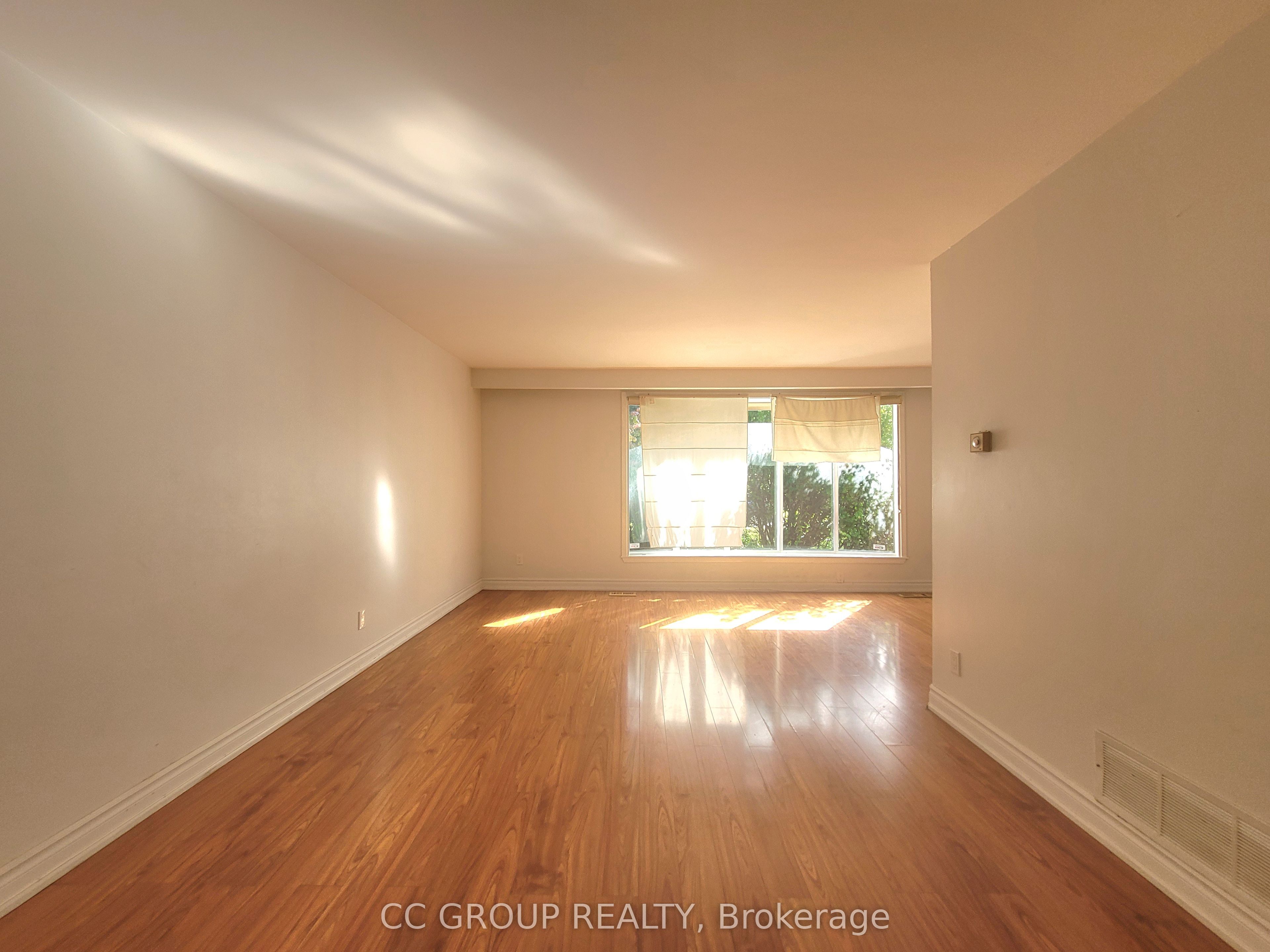 25 Lehar Crescent