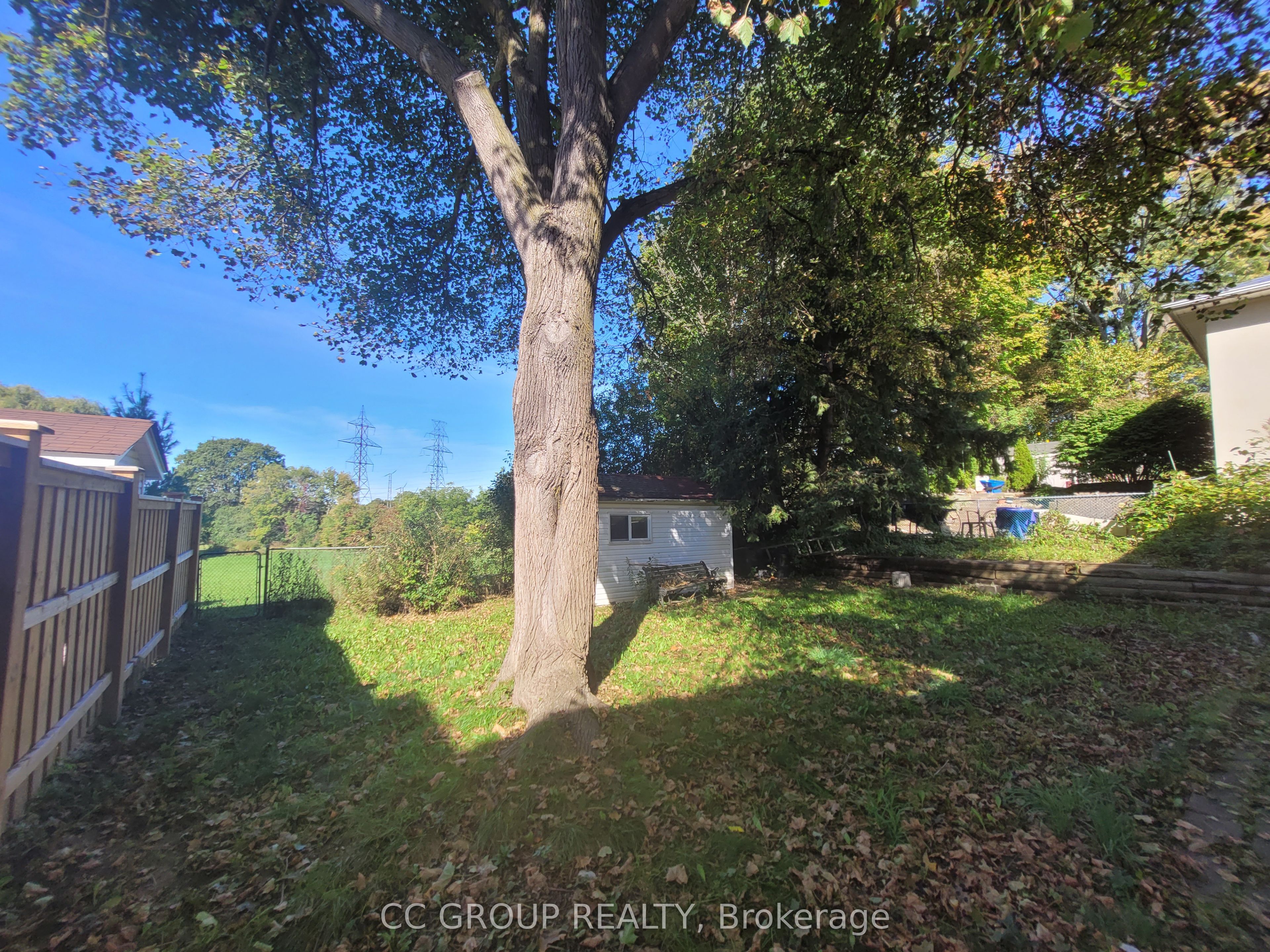 25 Lehar Crescent