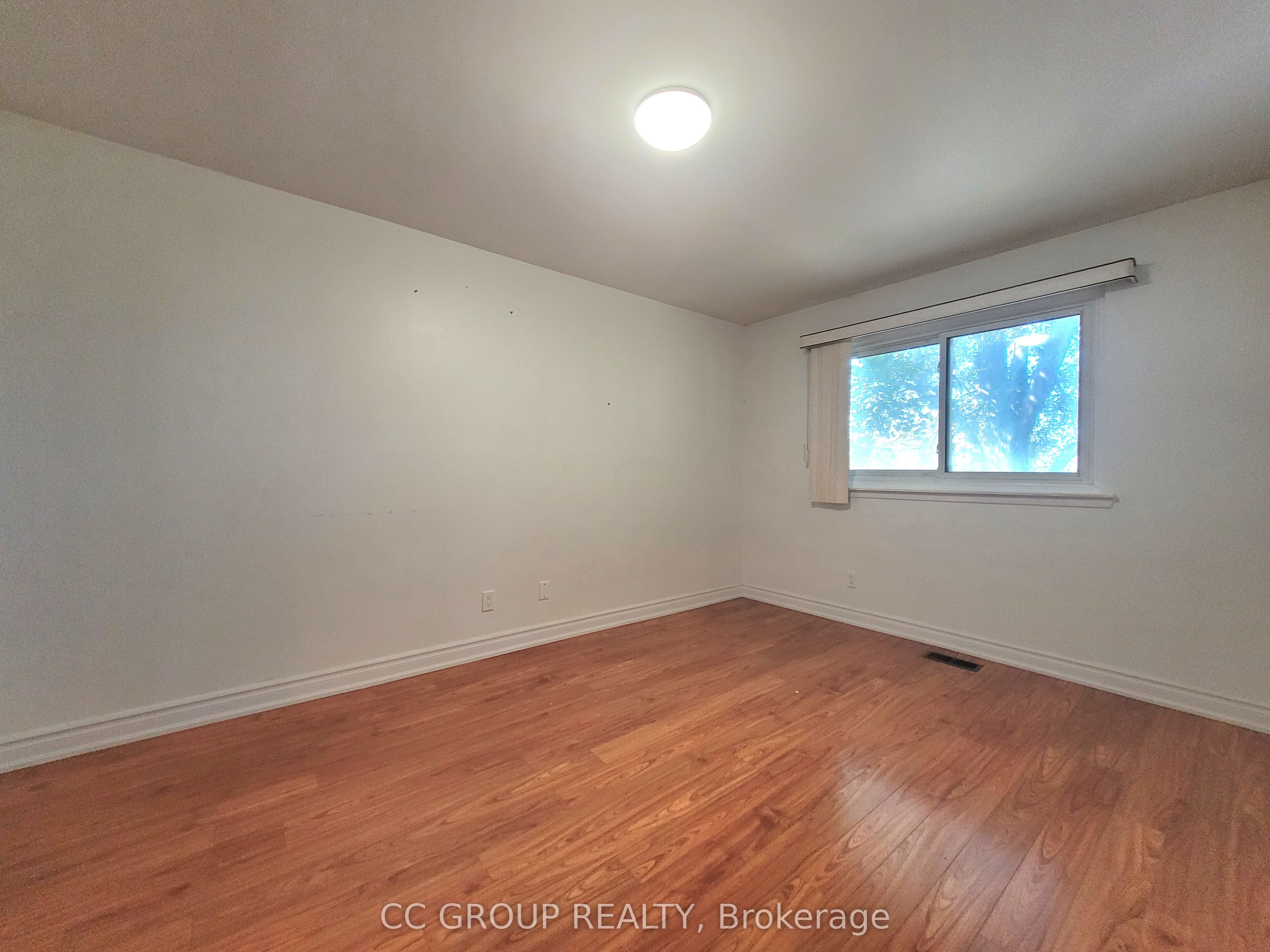 25 Lehar Crescent