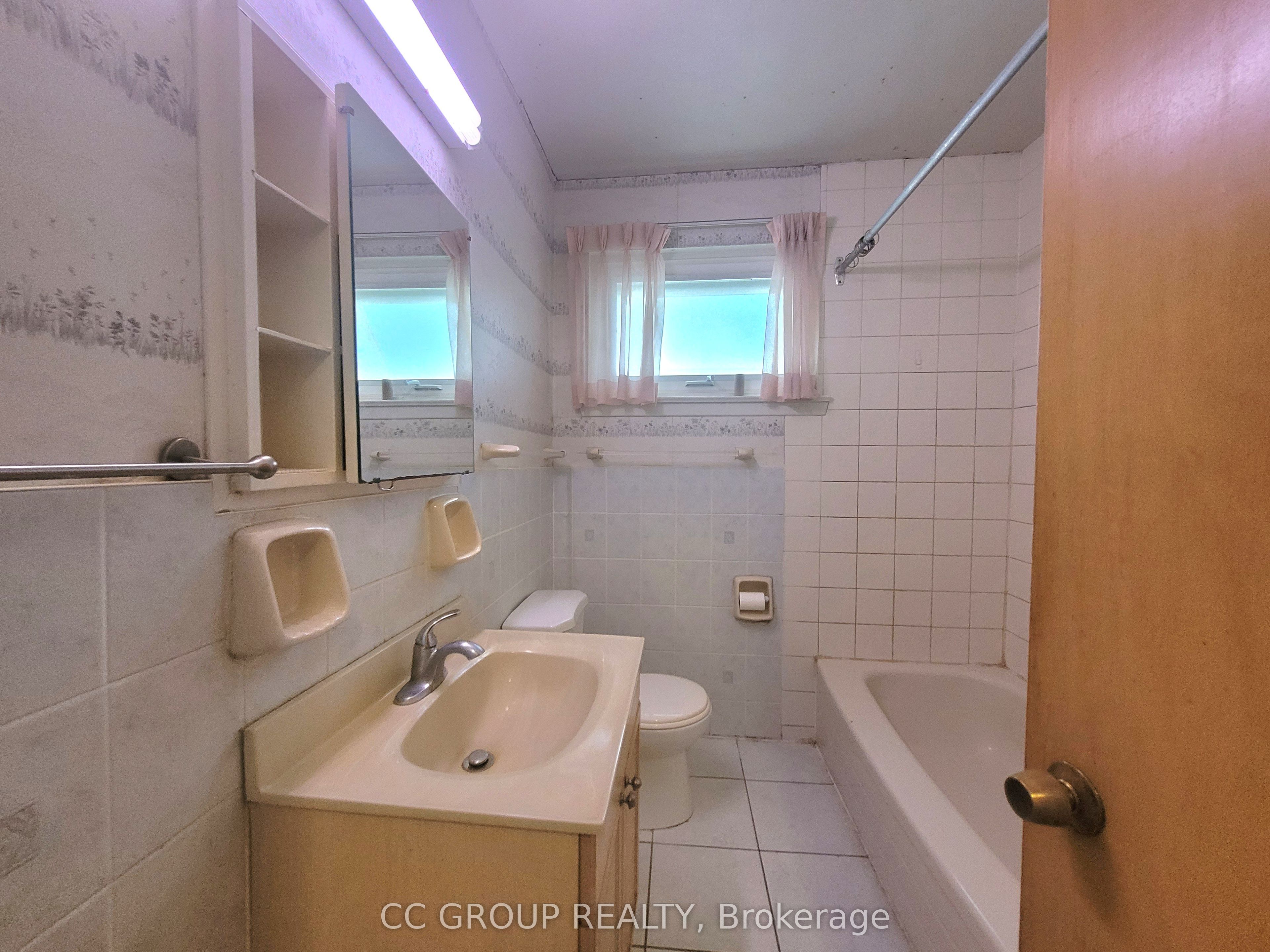 25 Lehar Crescent