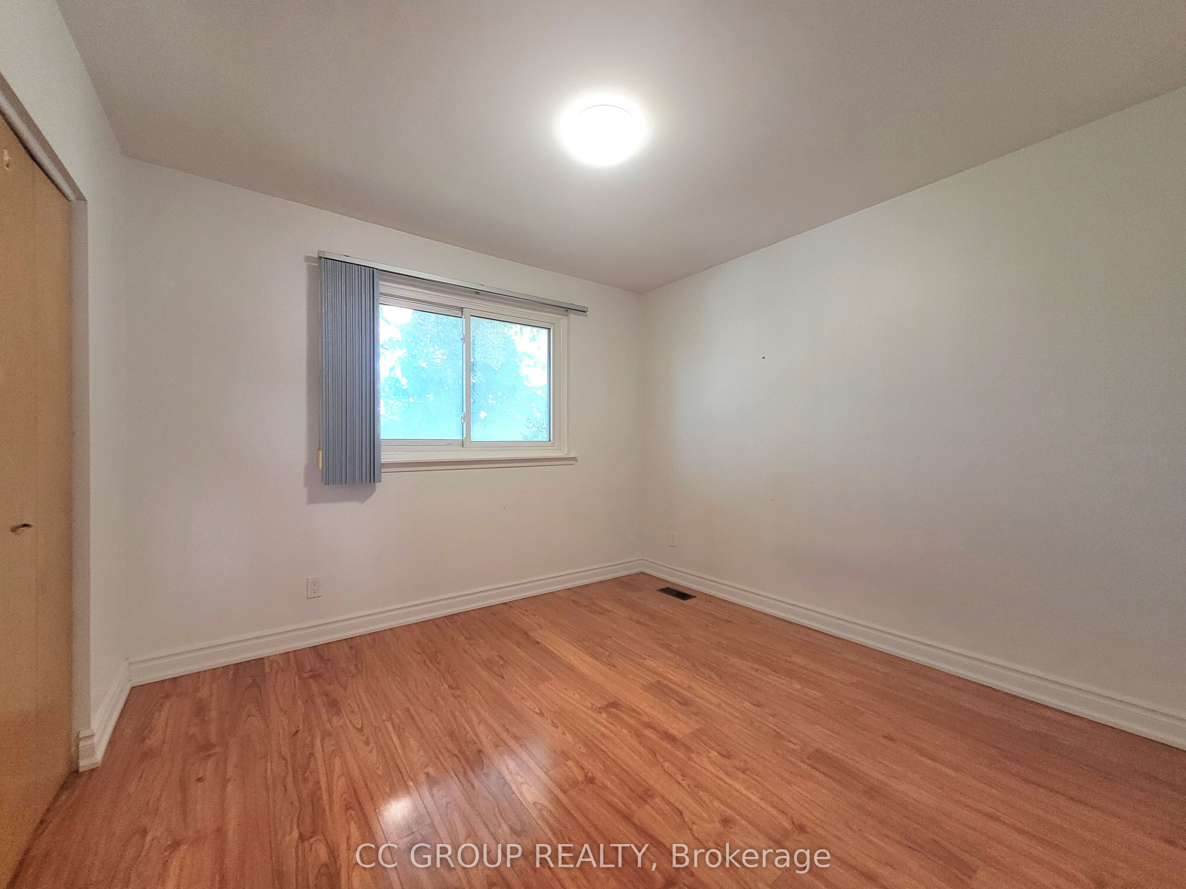 25 Lehar Crescent