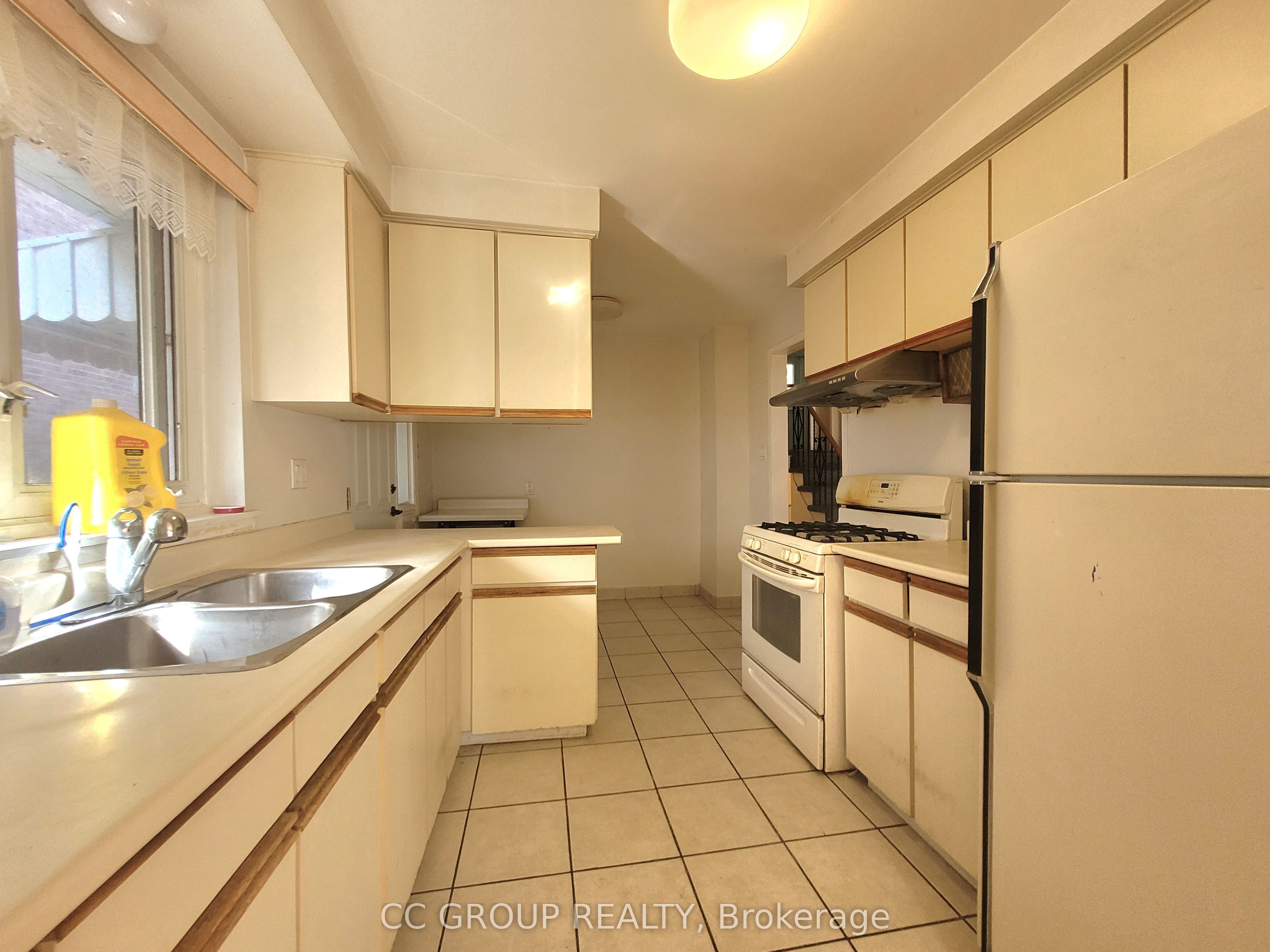 25 Lehar Crescent