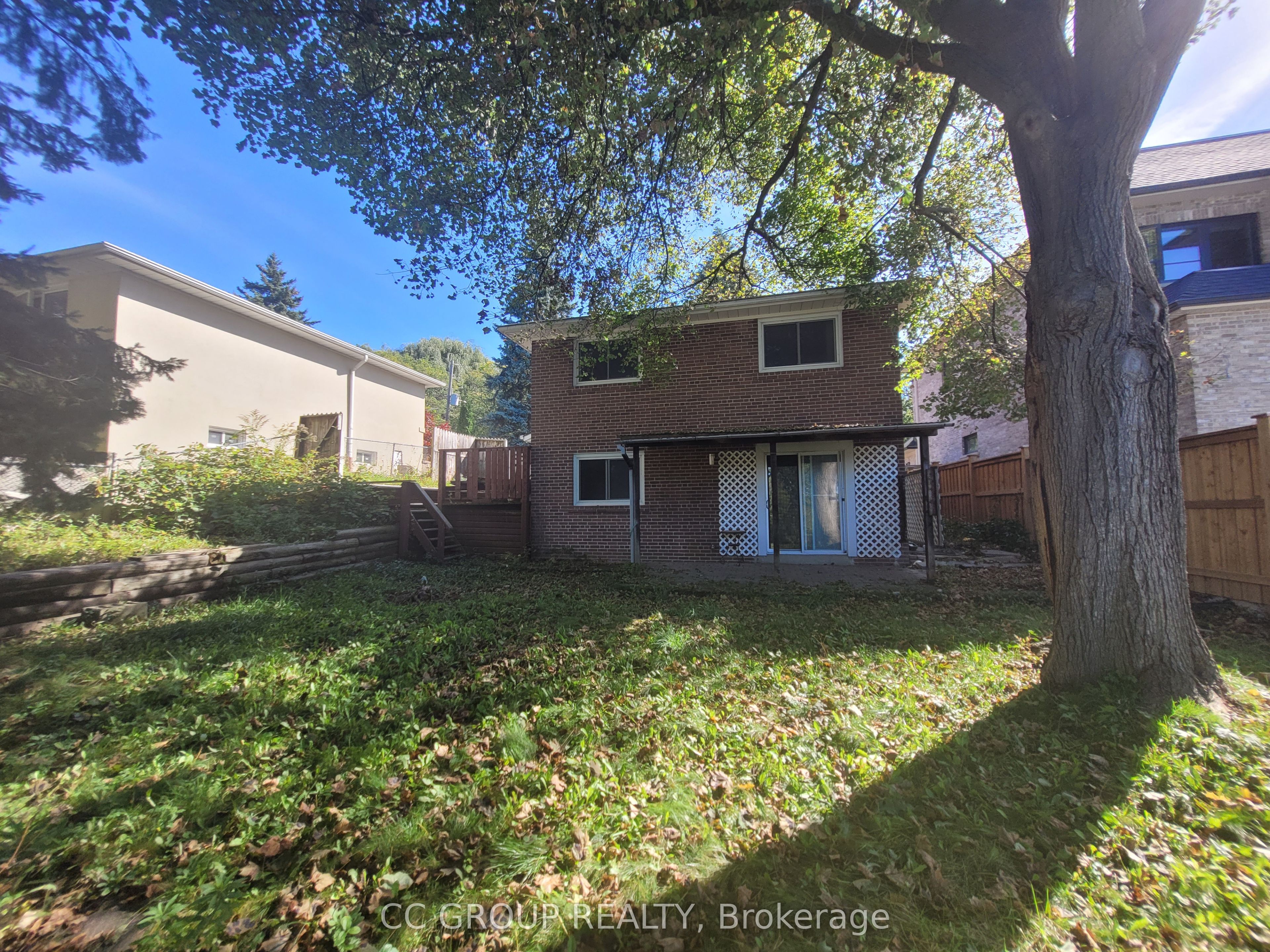 25 Lehar Crescent