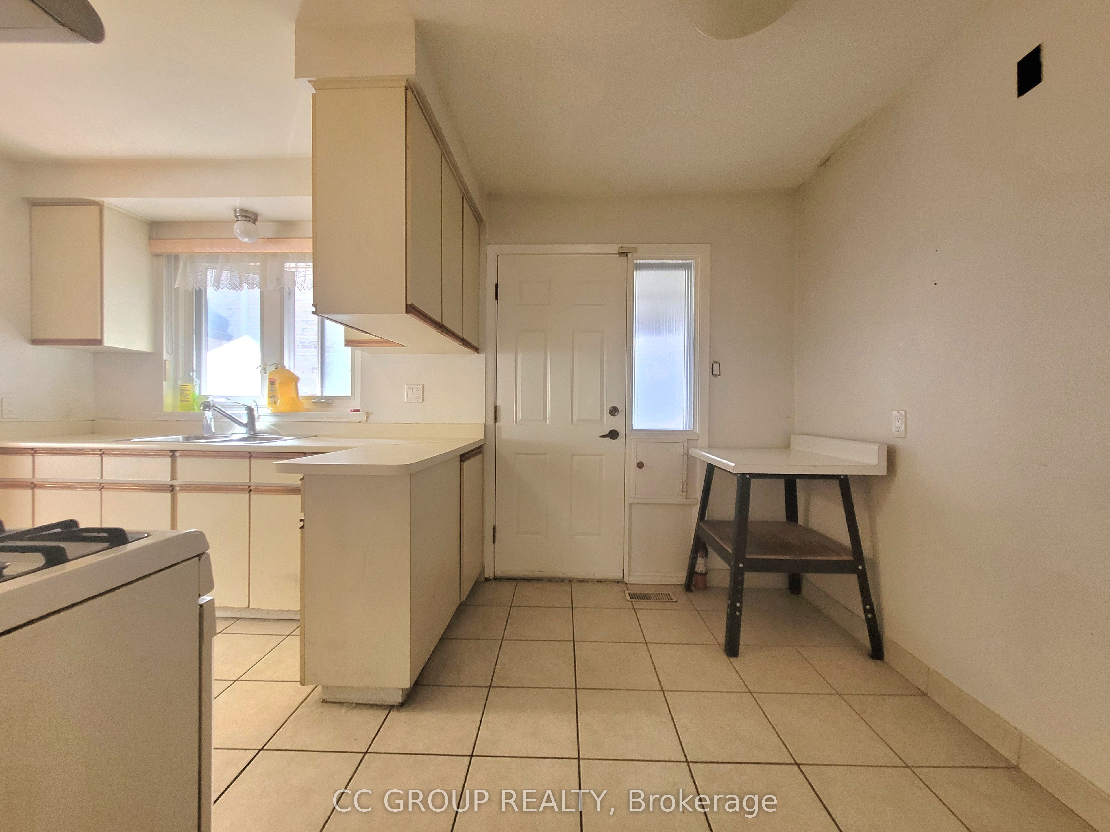 25 Lehar Crescent