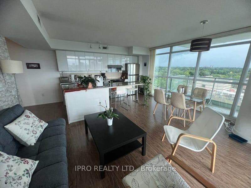 33 Singer Court, #1202