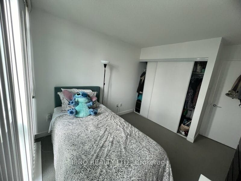 33 Singer Court, #1202