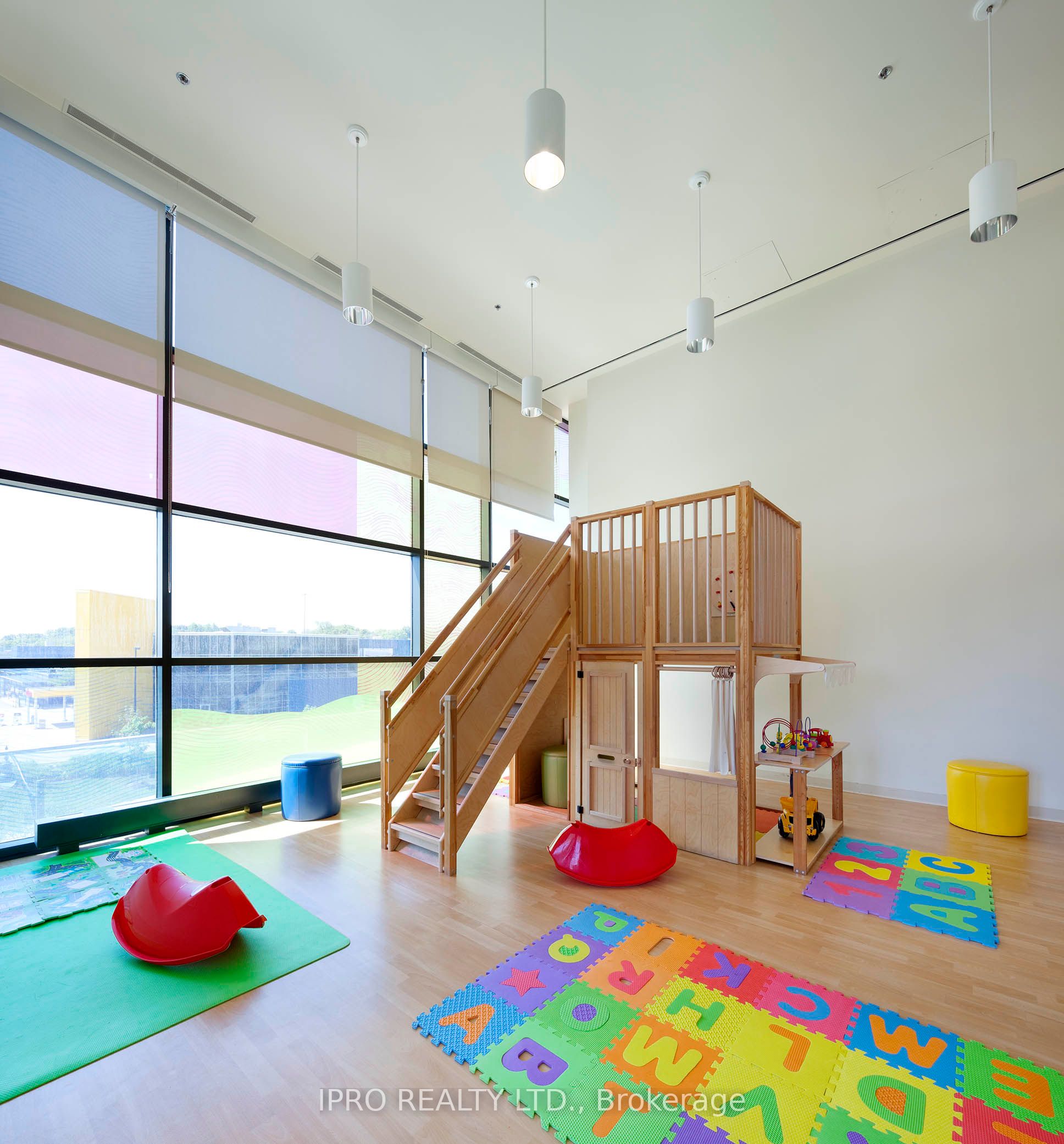 33 Singer Court, #1202