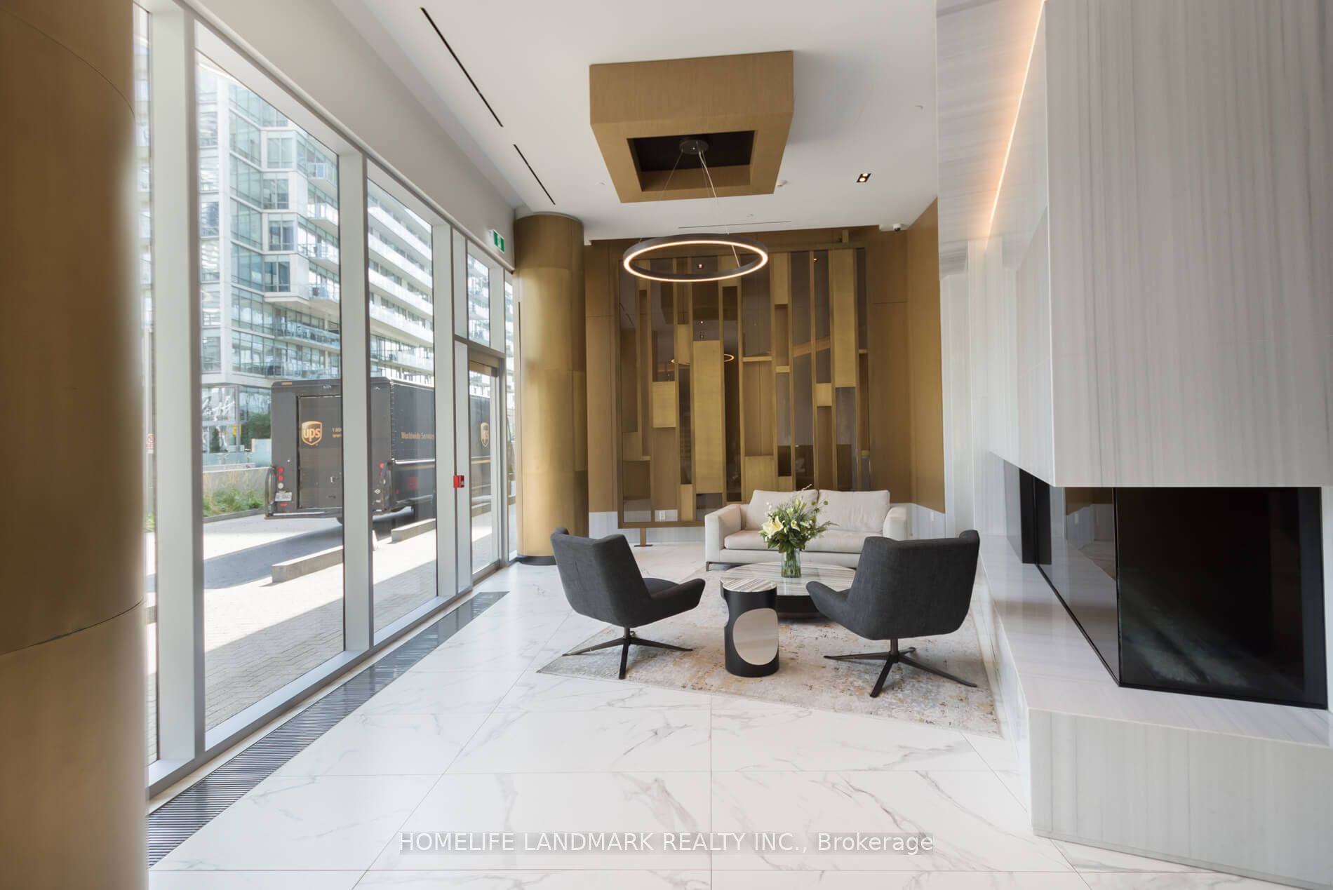 15 Queens Quay E, #2304