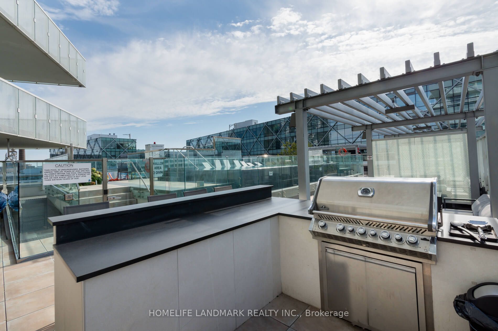 15 Queens Quay E, #2304
