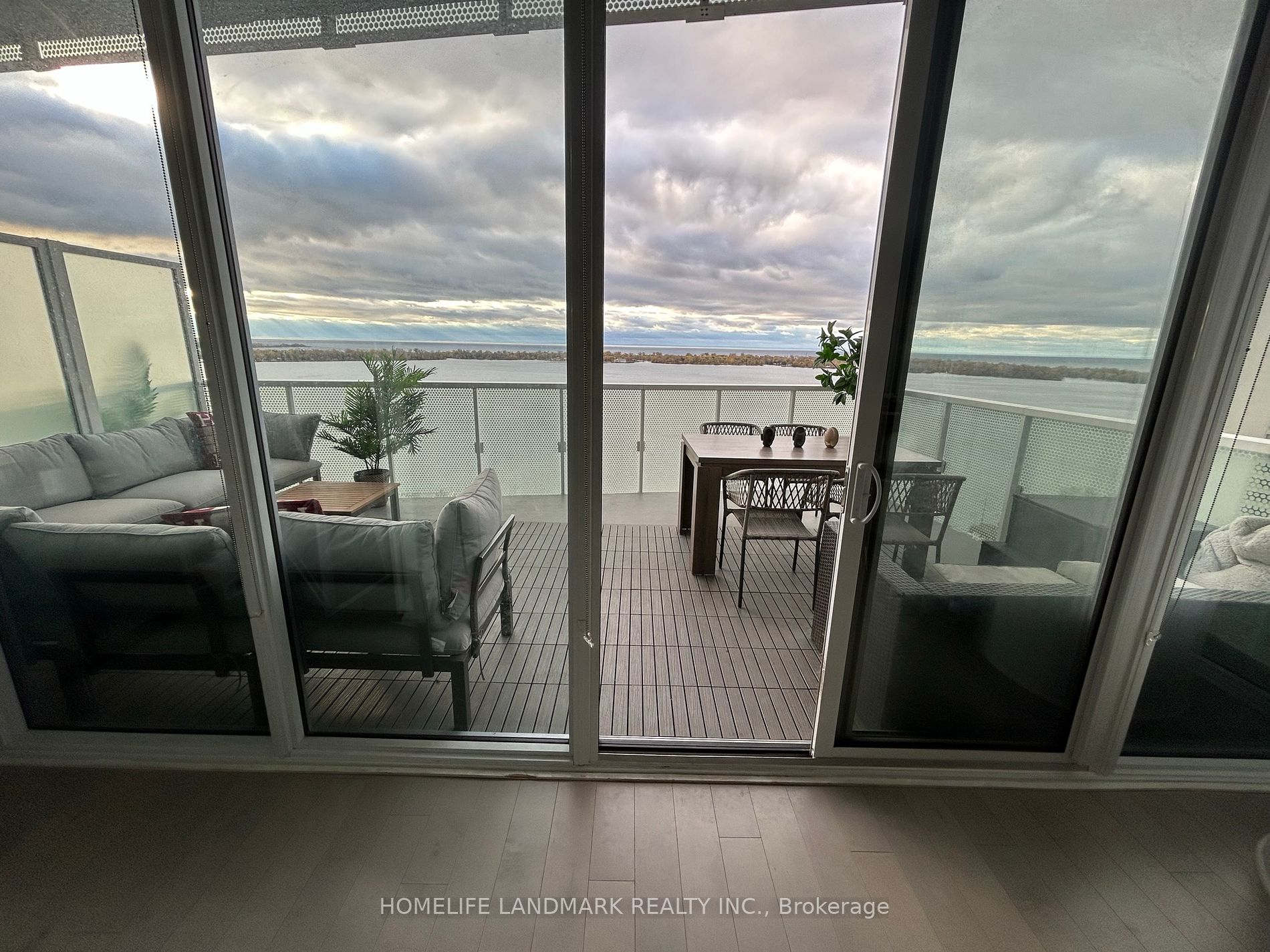 15 Queens Quay E, #2304