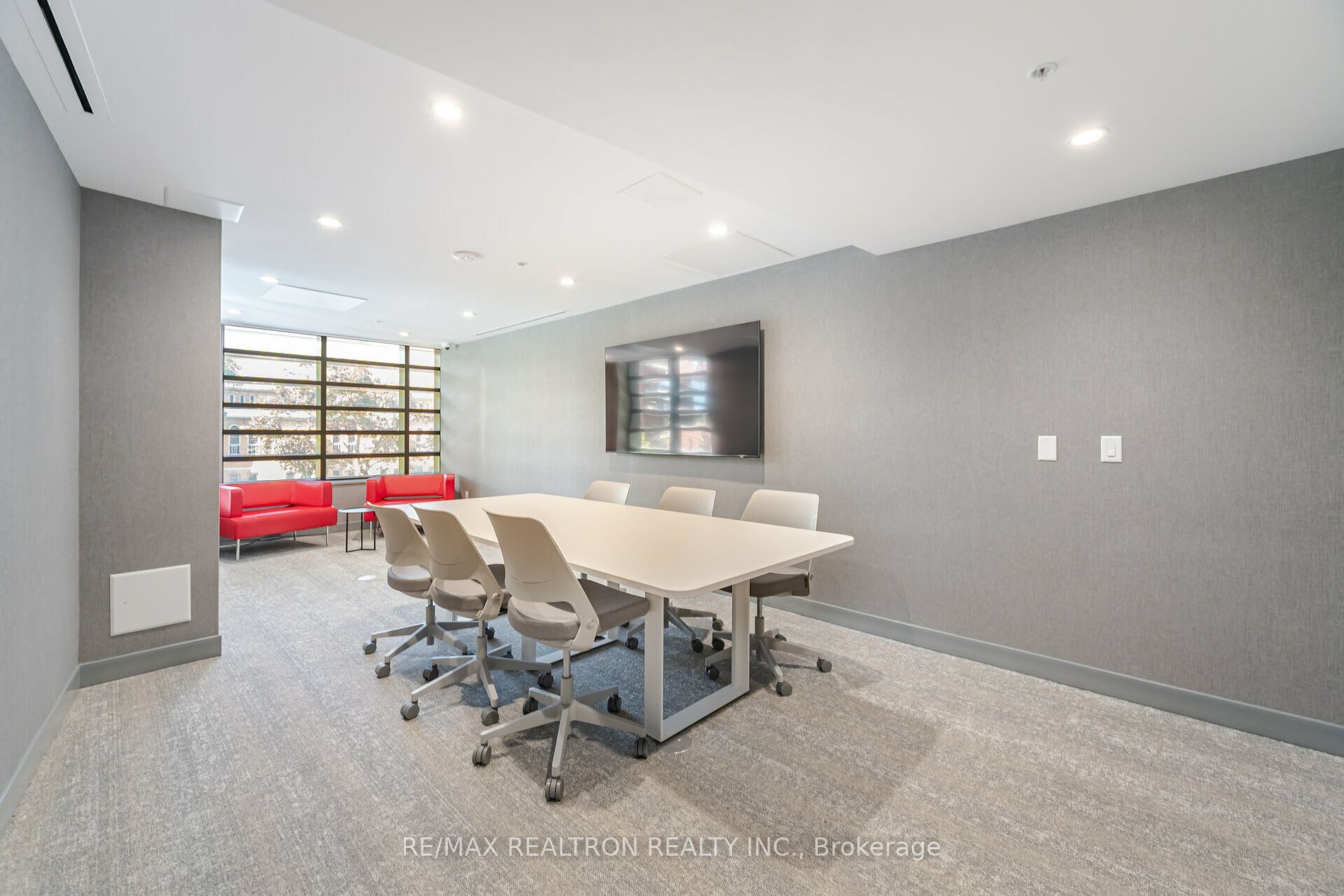 2525 Bathurst Street #905