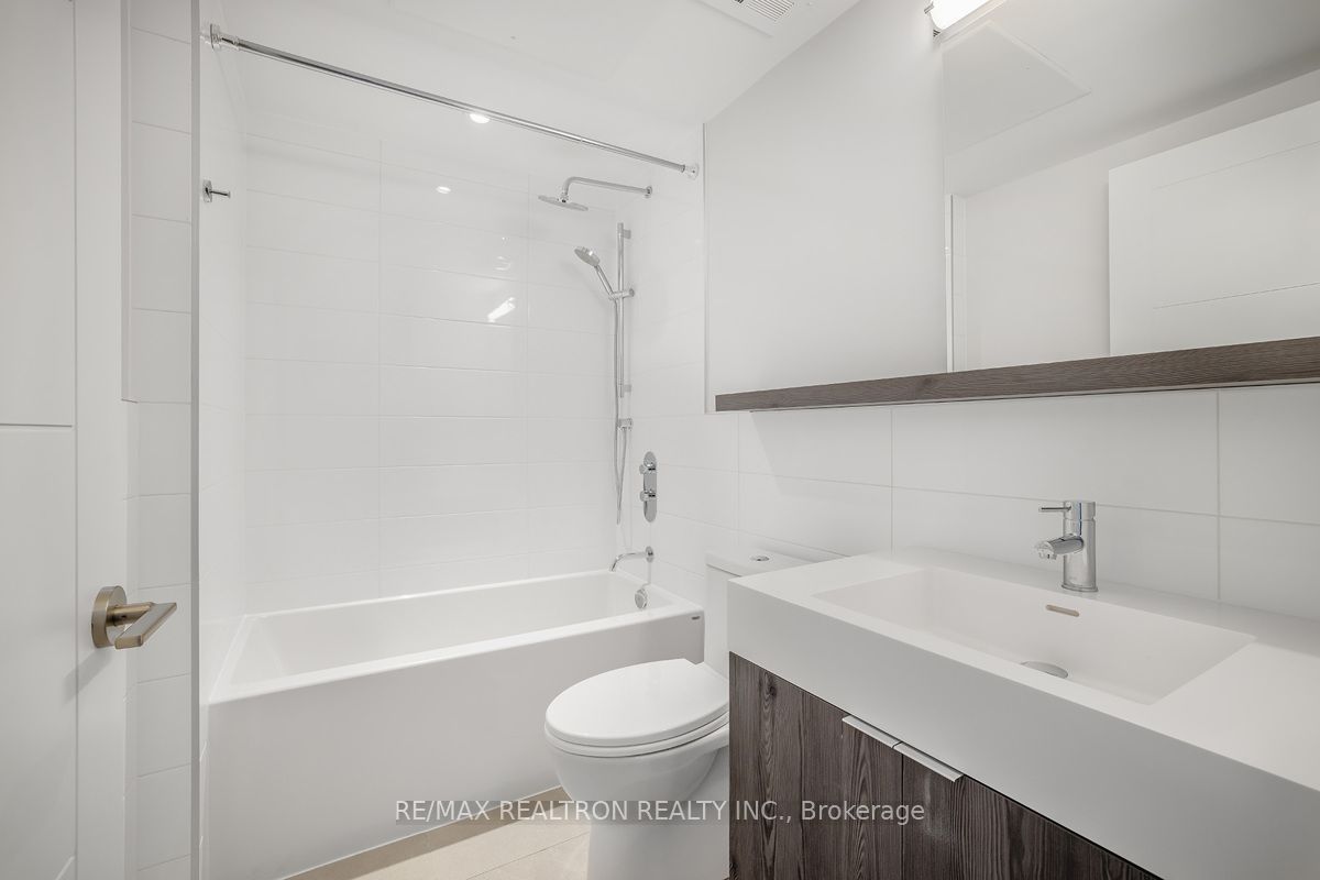 2525 Bathurst Street #905