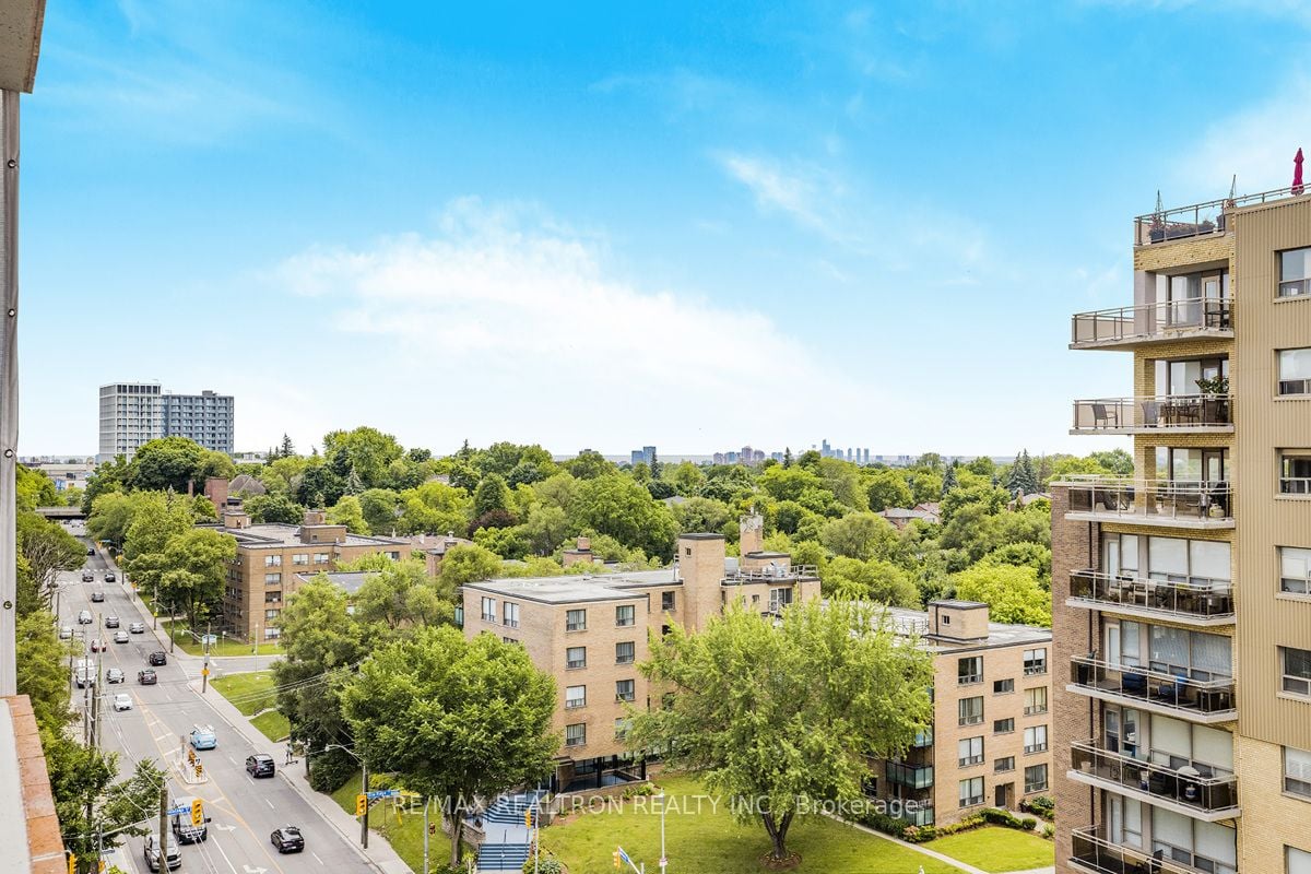 2525 Bathurst Street #905