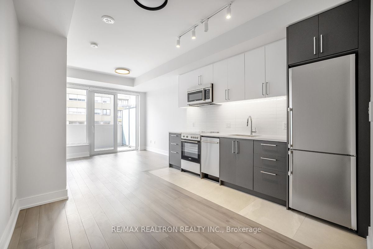 2525 Bathurst Street #905
