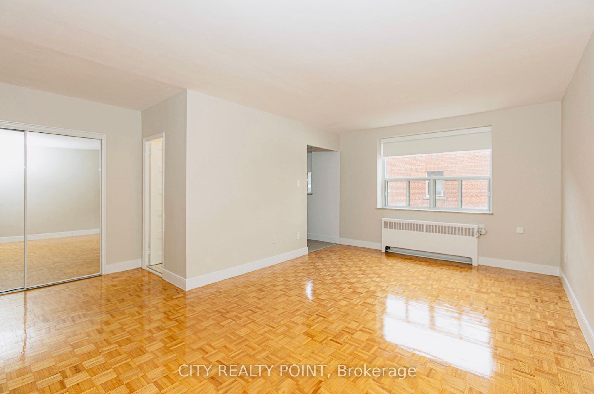 1291 Bayview Avenue N, #405