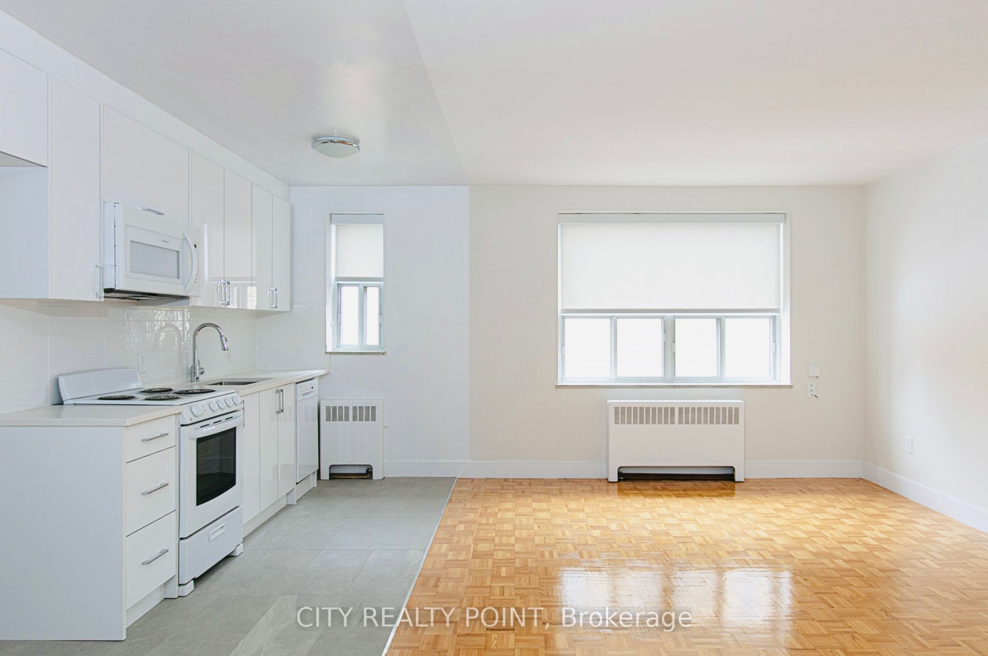 1291 Bayview Avenue N, #405
