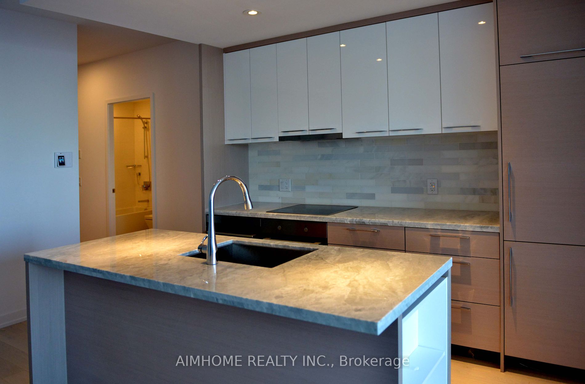 488 University Avenue #4703