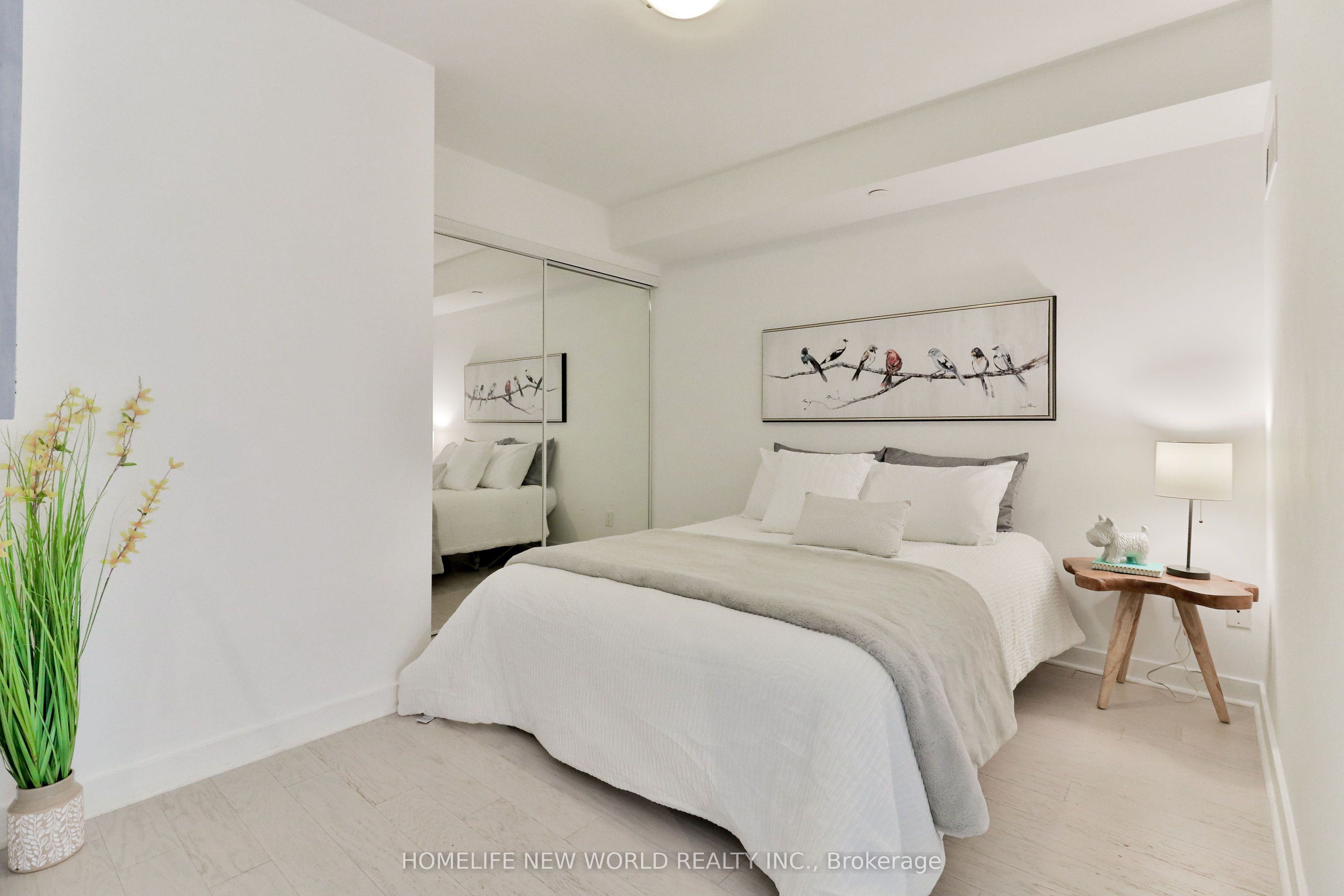 58 Orchard View Boulevard #908