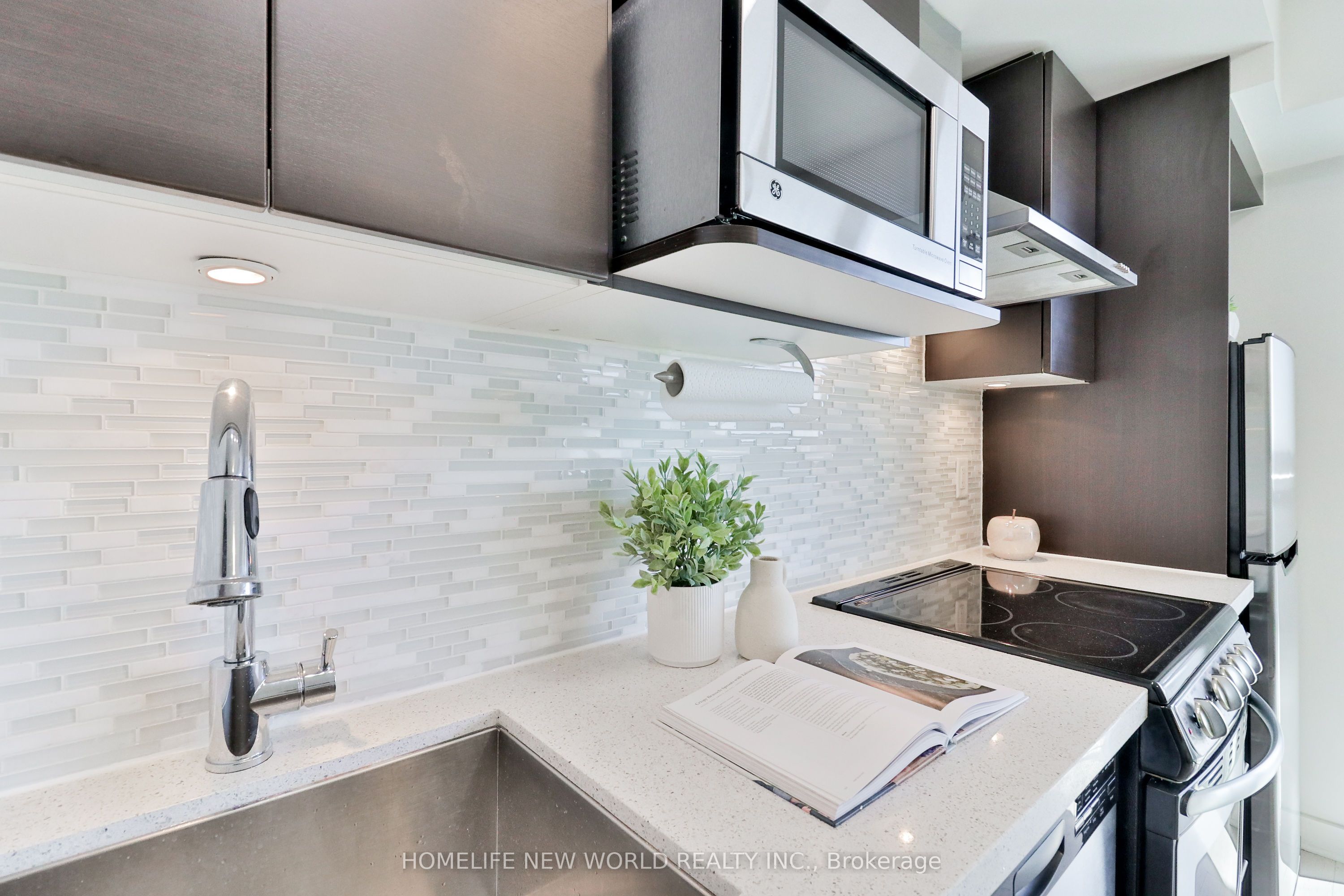 58 Orchard View Boulevard #908