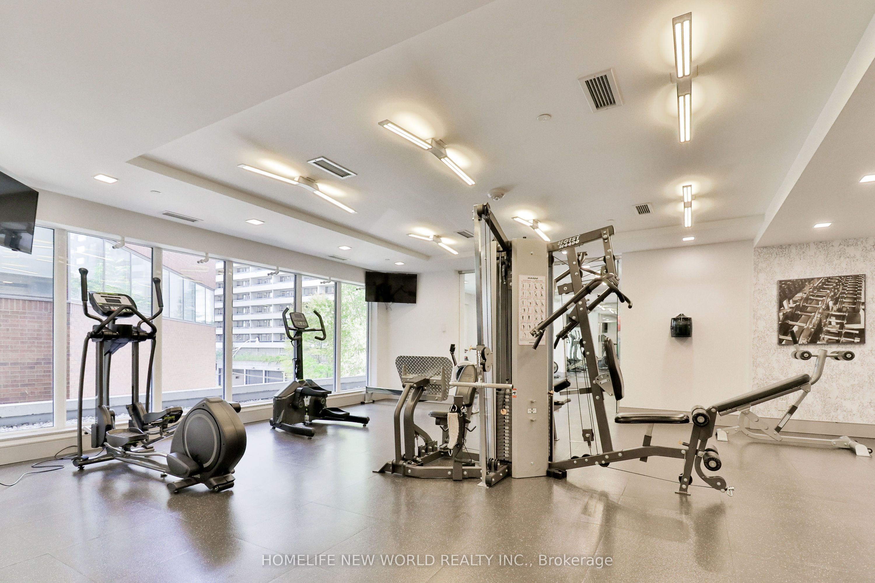 58 Orchard View Boulevard #908