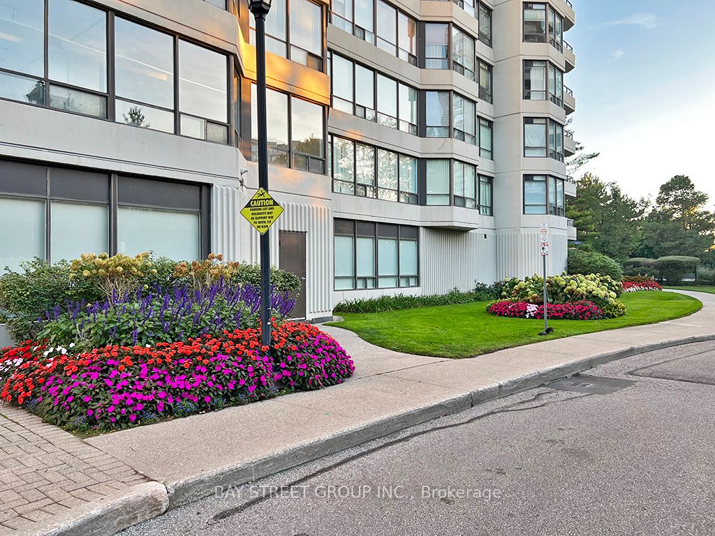 1101 Steeles Avenue W, #PH209