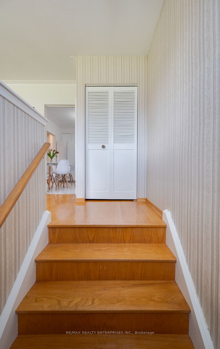54 Pinebrook Avenue