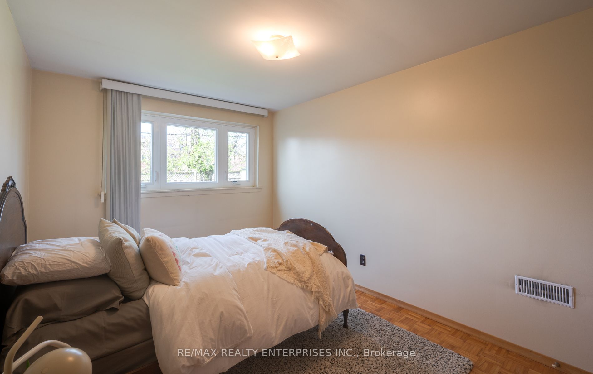 54 Pinebrook Avenue