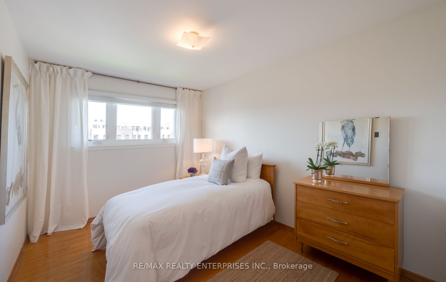 54 Pinebrook Avenue