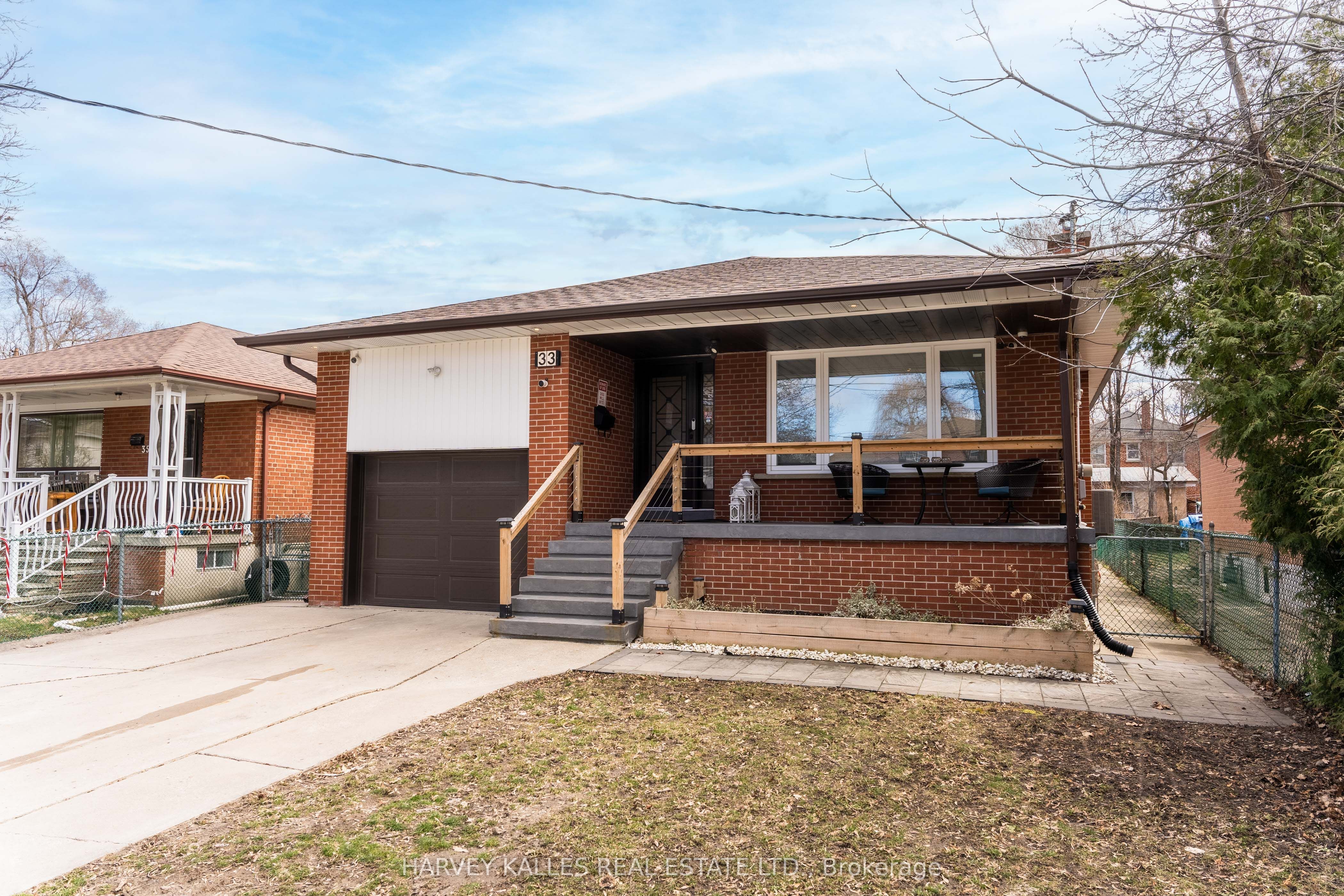 33 Madawaska Avenue
