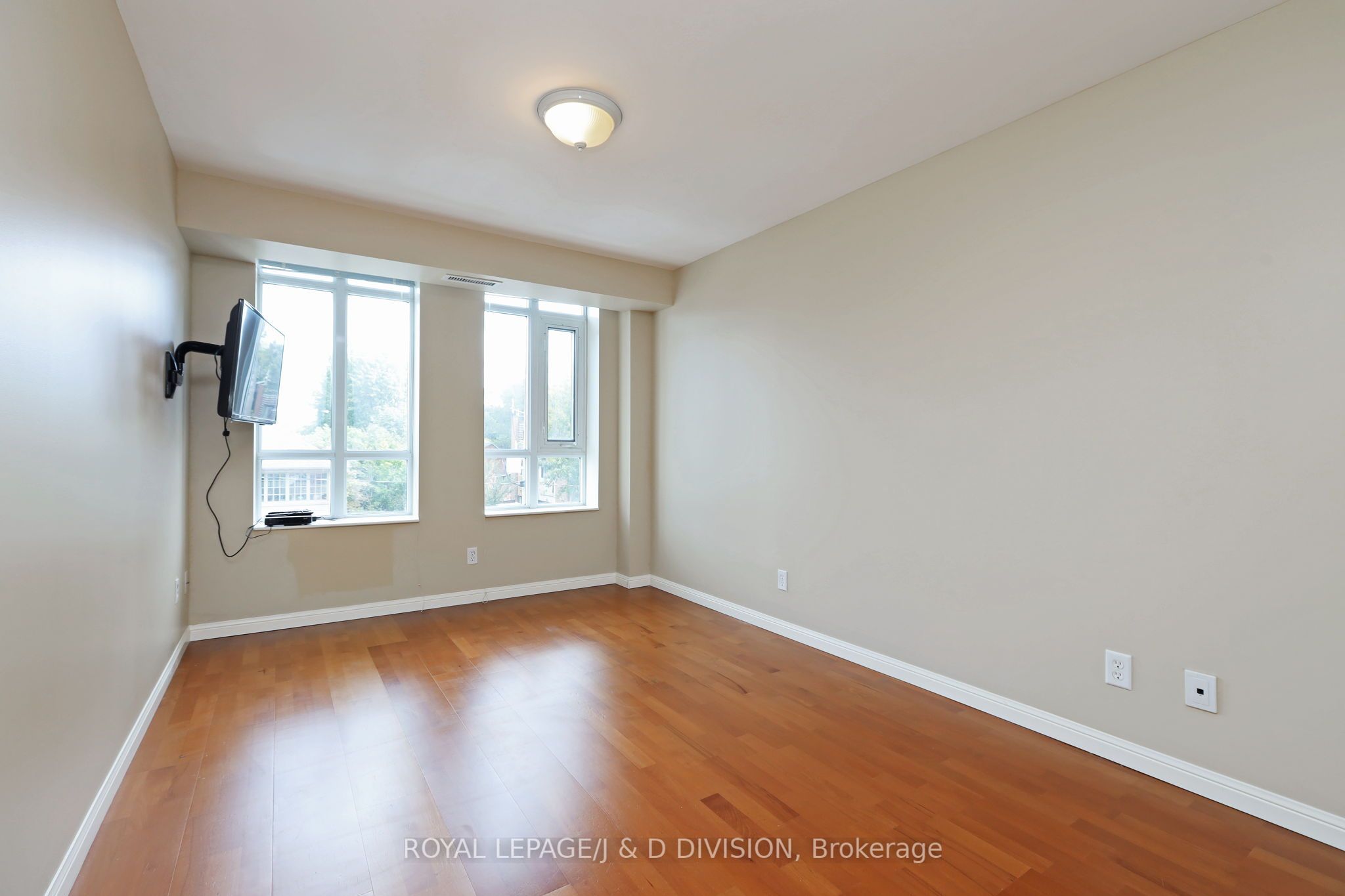 900 Mount Pleasant Road, #322