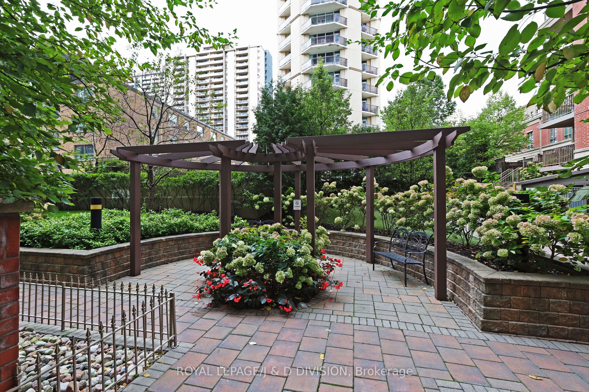 900 Mount Pleasant Road, #322