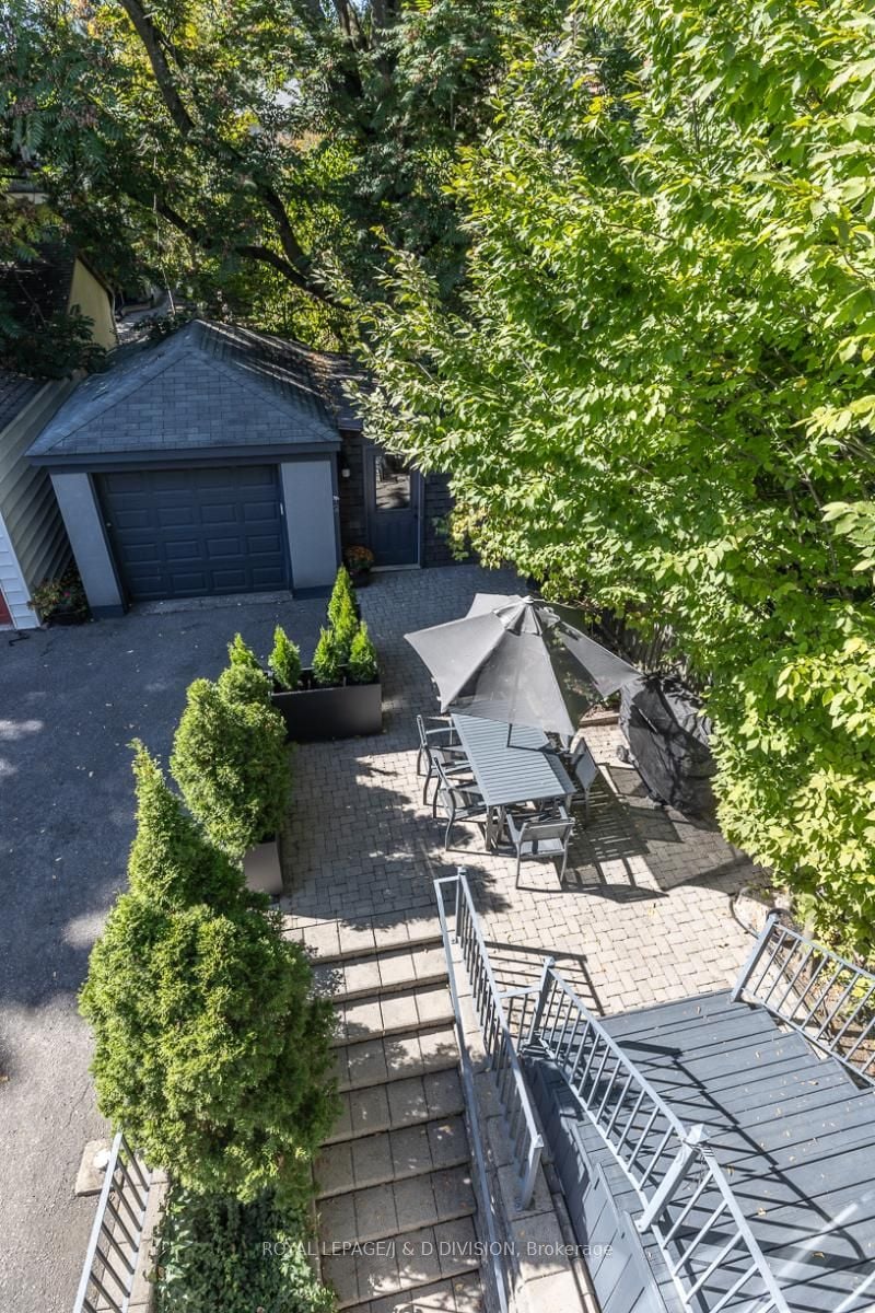 44 Standish Avenue