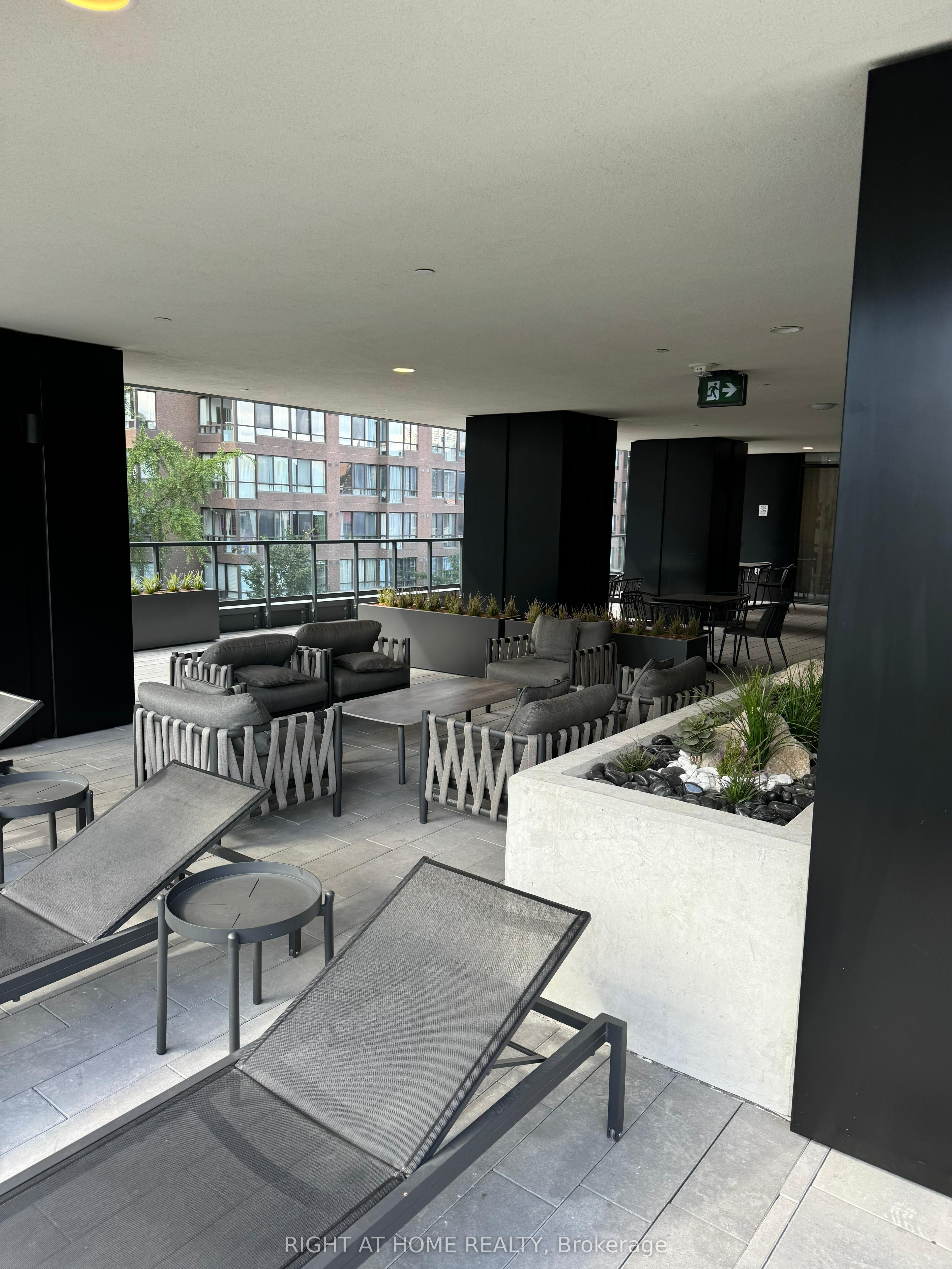 319 Jarvis Street #4907