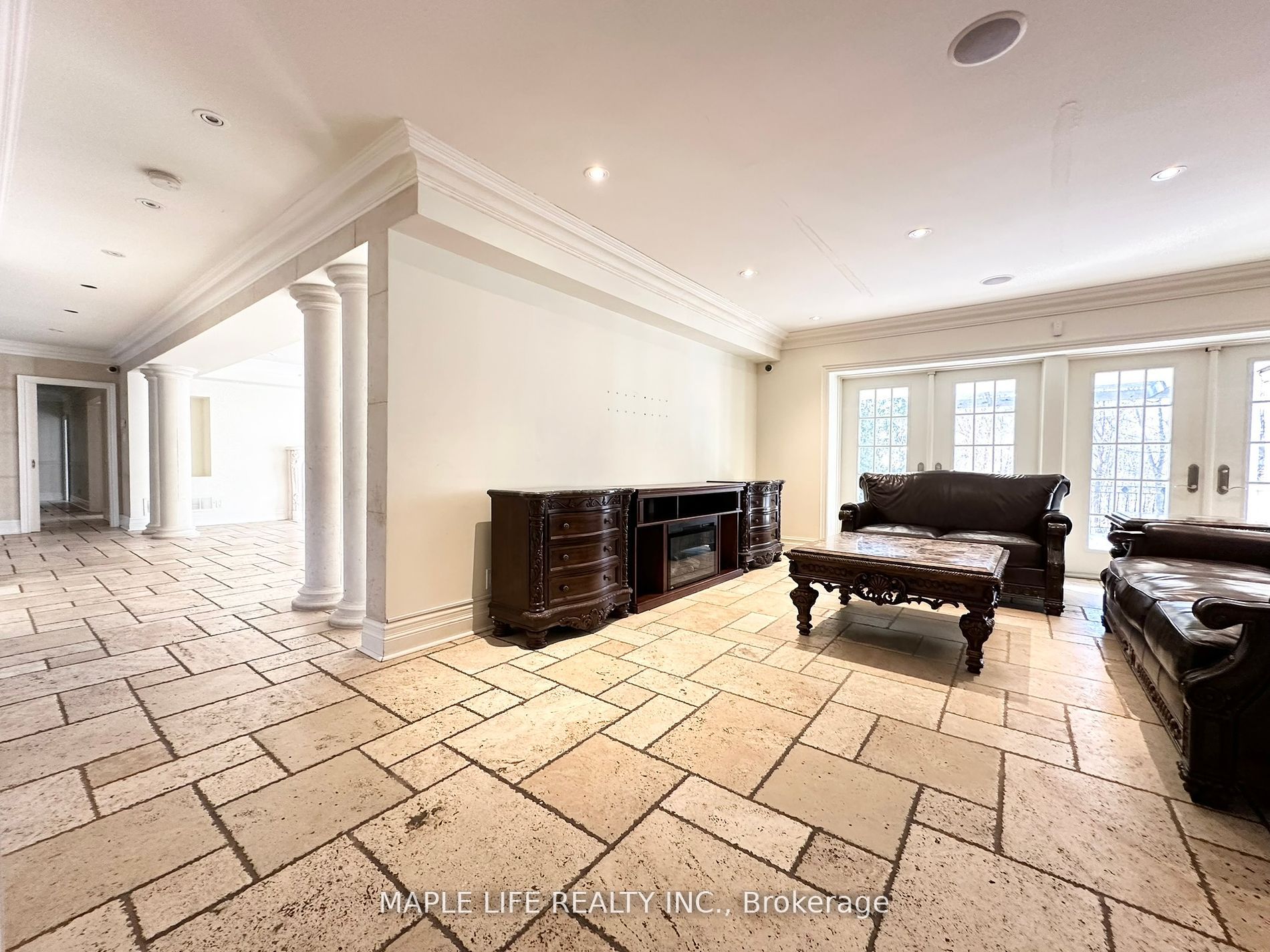 16 Brian Cliff Drive