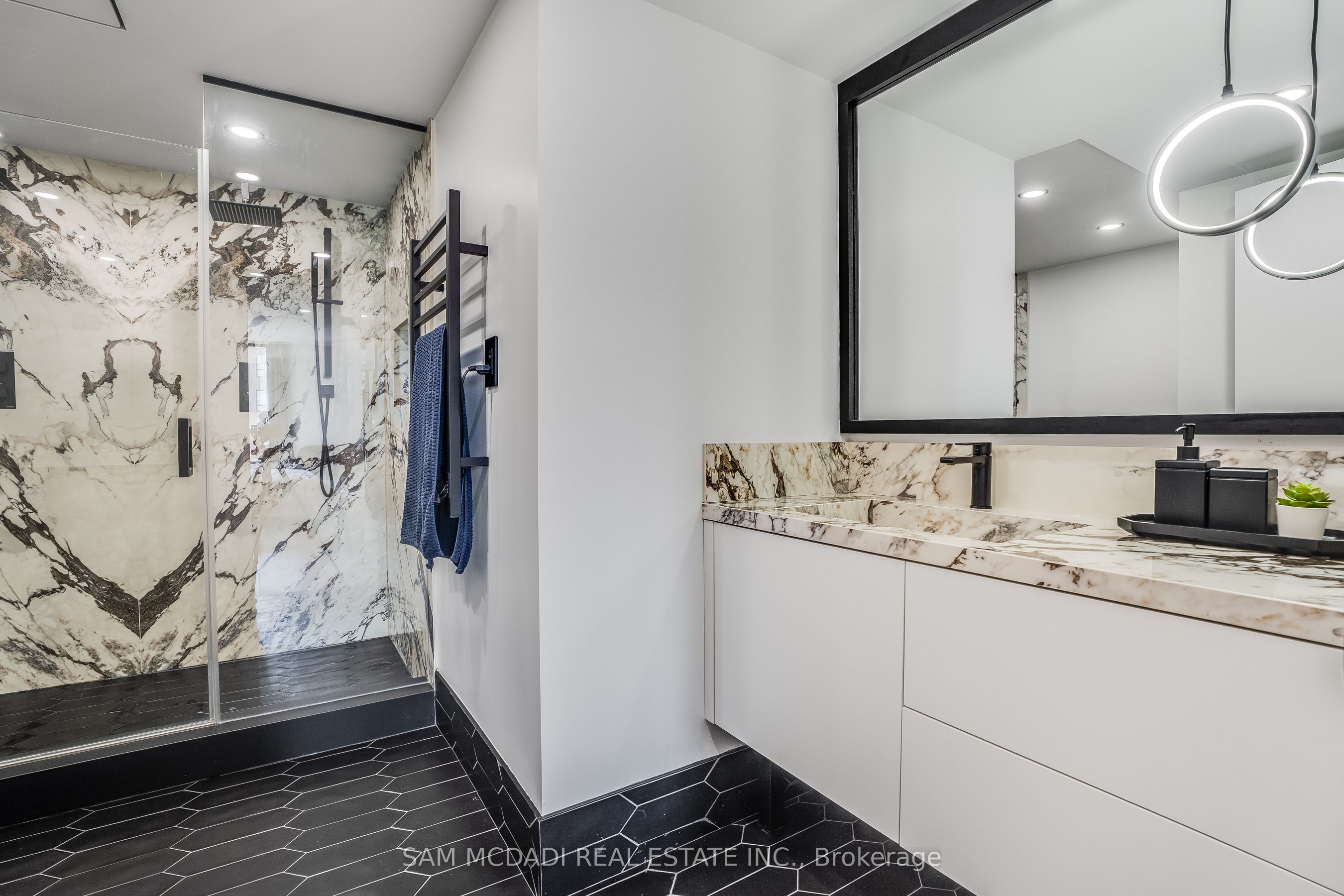 5444 Yonge Street #304