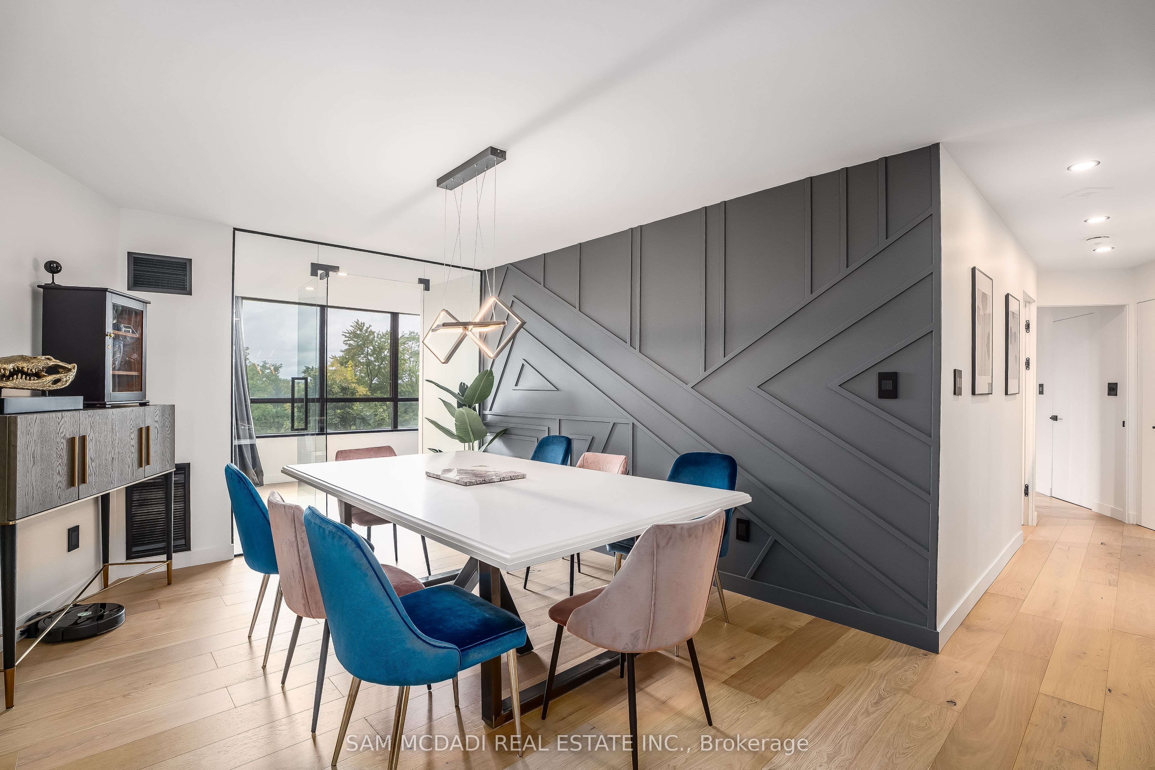 5444 Yonge Street #304